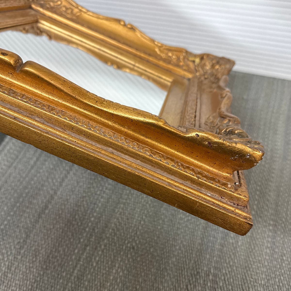 Vintage Gilt Carved Wall Mirror - Thumbnail 10