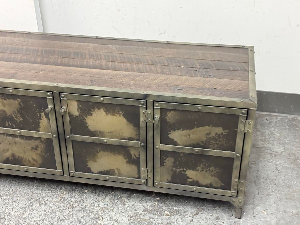 Combine9 Industrial Media Console - Thumbnail 8