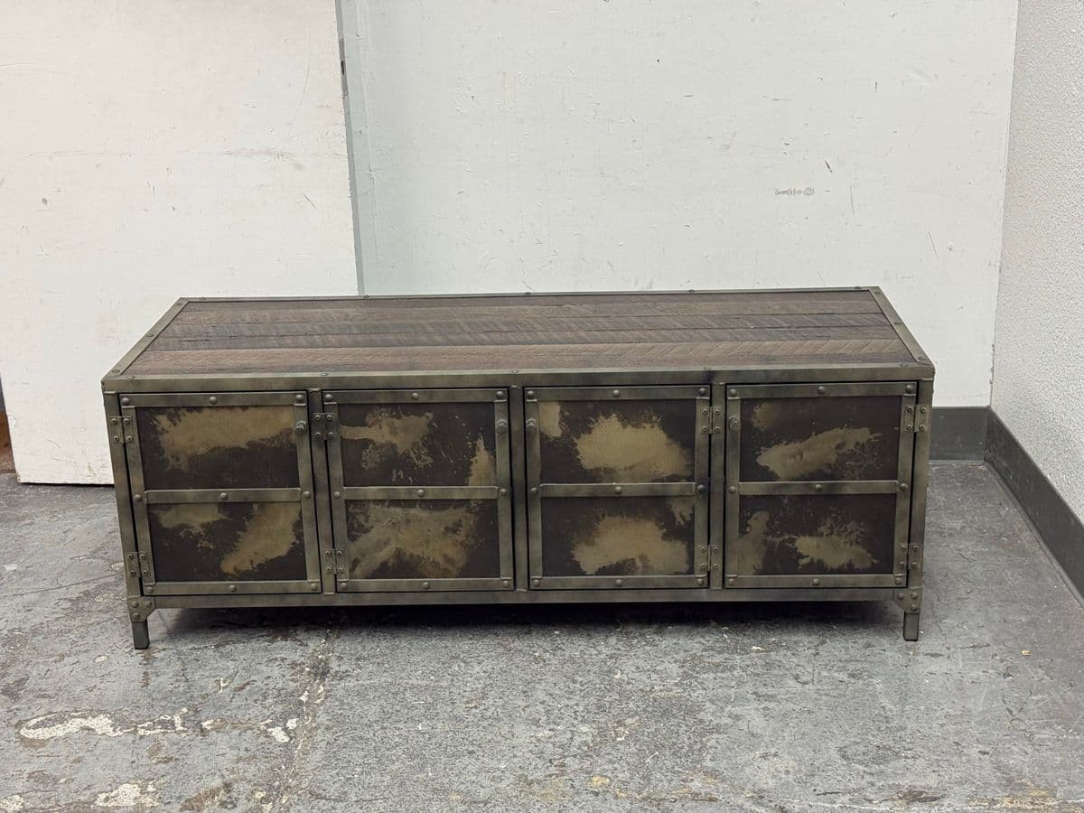 Combine9 Industrial Media Console - Thumbnail 3