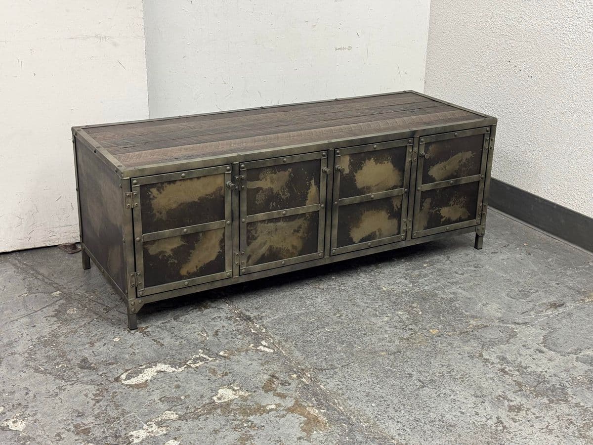 Combine9 Industrial Media Console - Thumbnail 13