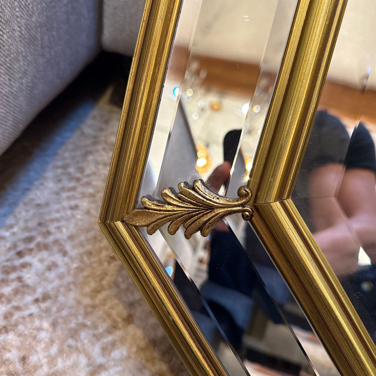 Late 20th Century Bombay Company Florence Italian Beveled Gold Gilt Octagonal Mirror. - Thumbnail 4