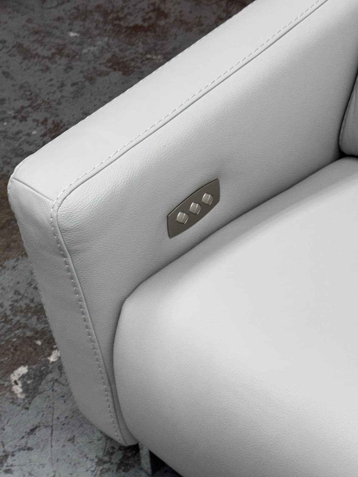 Loggia Showroom Athos Leather Power Recliner, Frozen - Thumbnail 5