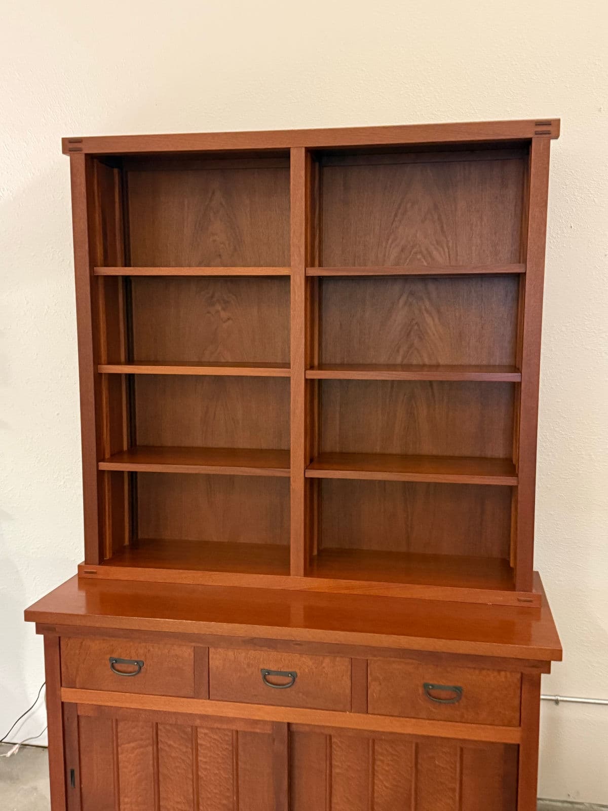 Late 20th Century Berkeley Mills Honduras Mahogany Wood China Cabinet - Thumbnail 3