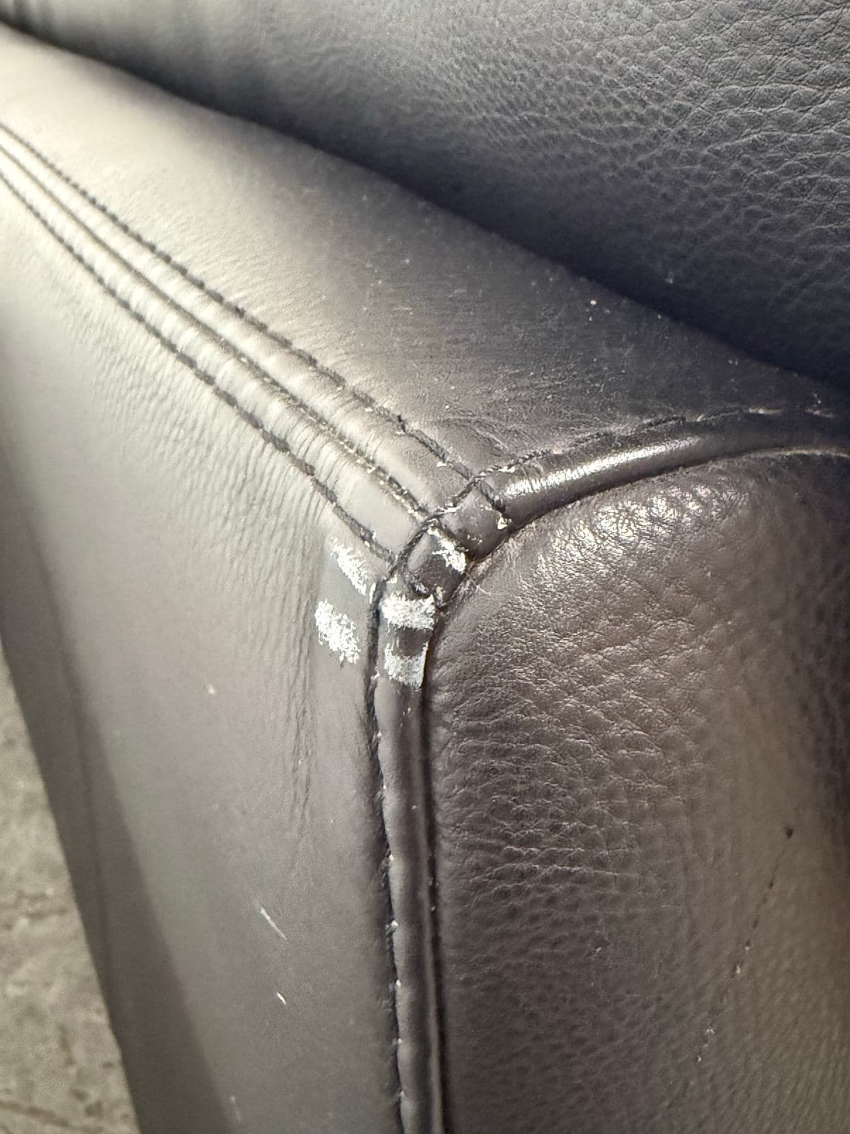 Gamma Arredamenti Full-Grain Leather Italian Sofa, Black - Thumbnail 4