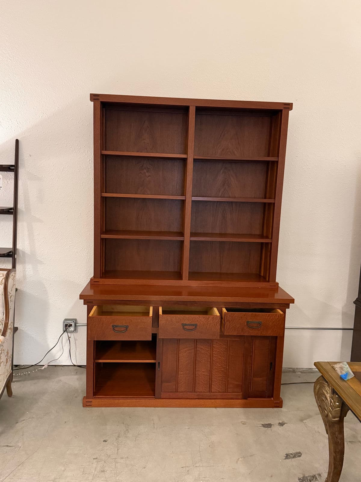 Late 20th Century Berkeley Mills Honduras Mahogany Wood China Cabinet - Thumbnail 4