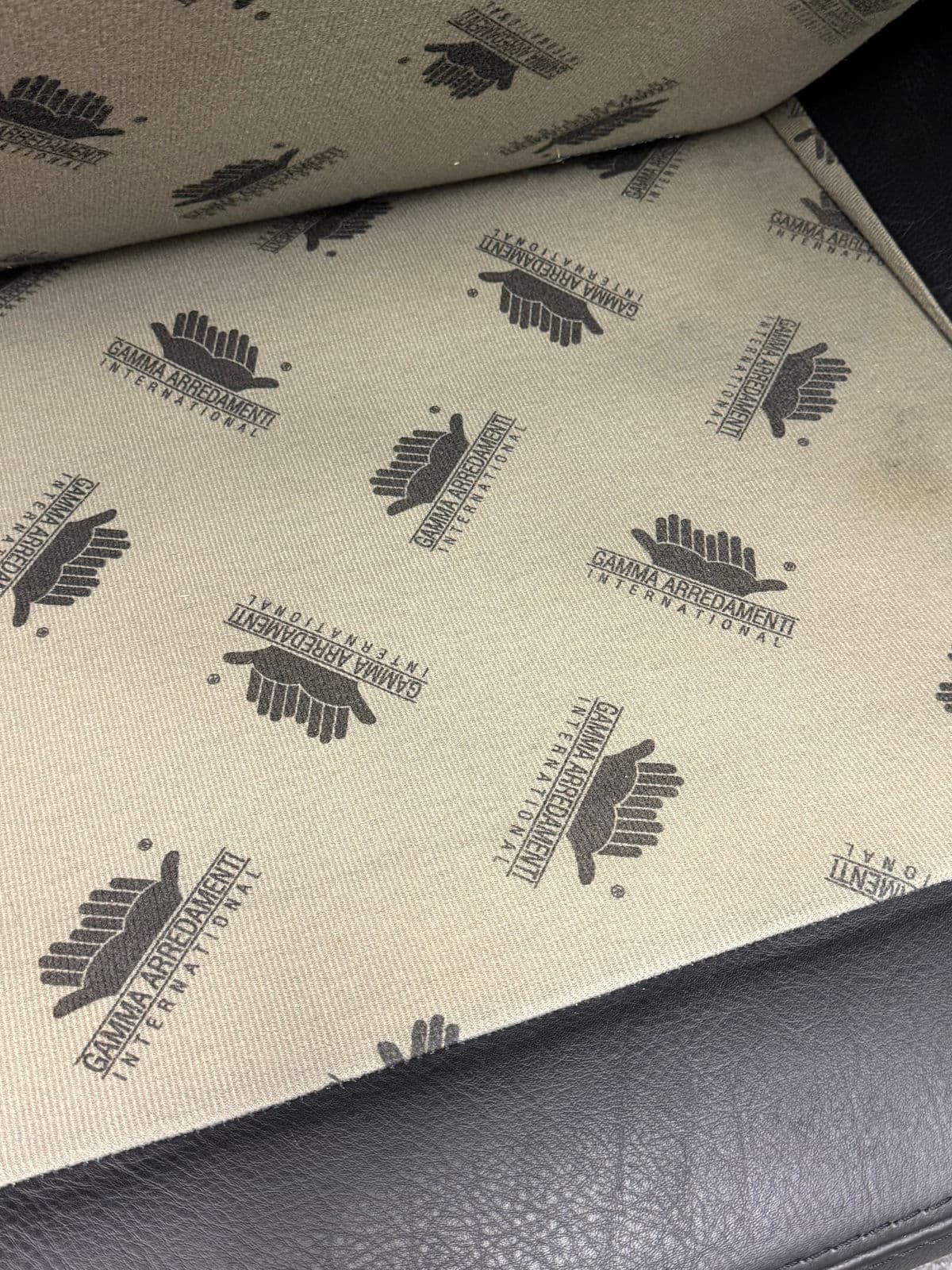 Gamma Arredamenti Full-Grain Leather Italian Sofa, Black - Thumbnail 6