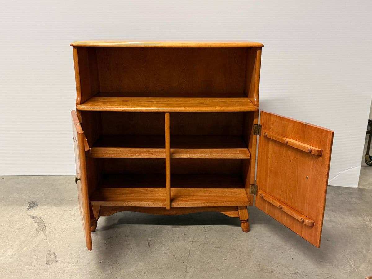 1950s Heywood Wakefield Vintage Colonial Cabinet - Thumbnail 5