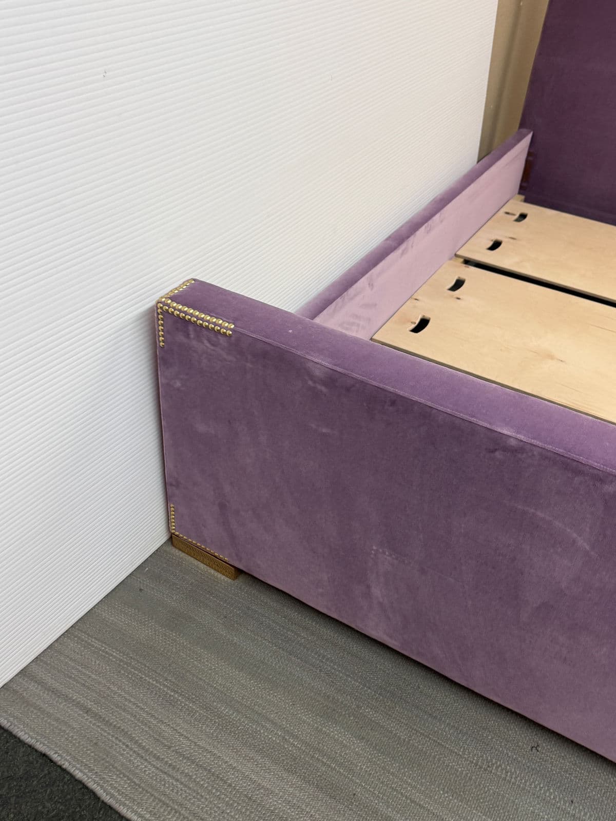 Queen Size Jonathan Adler Connery Venice Amethyst Velvet Bed Frame - Thumbnail 13