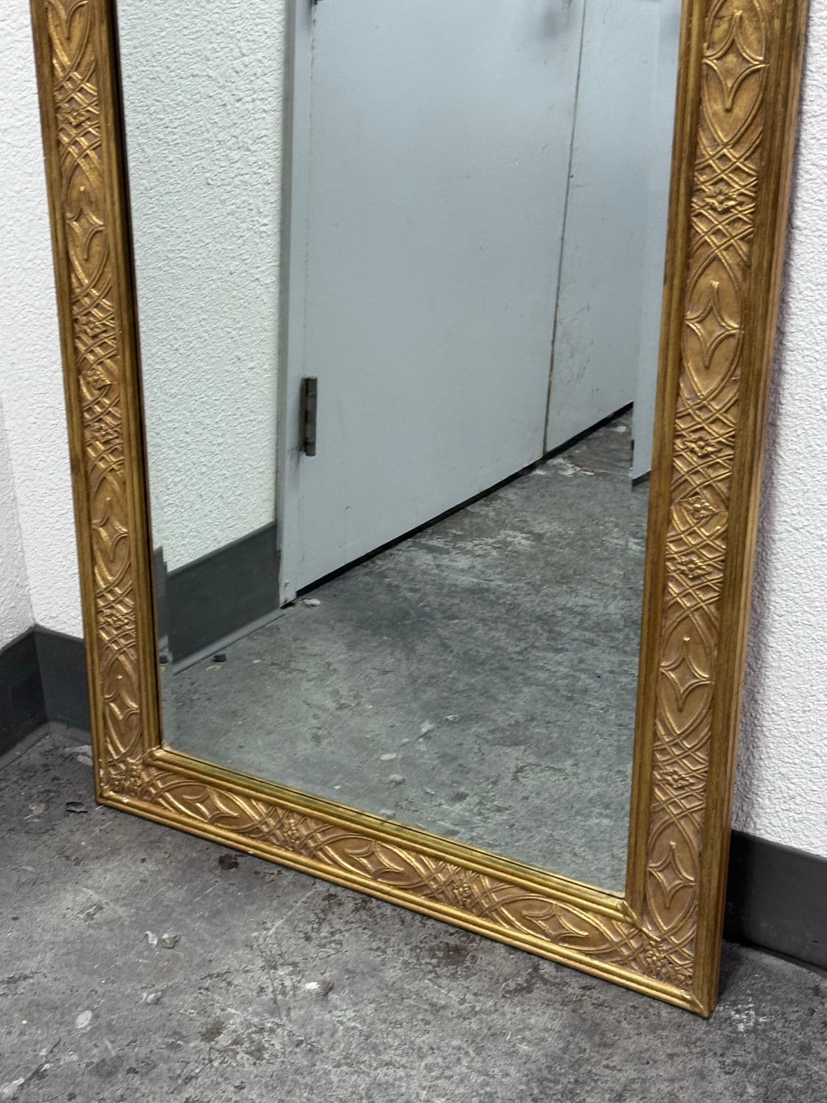 Decorative Arts, Inc Gold Framed Wall Mirror - Thumbnail 12