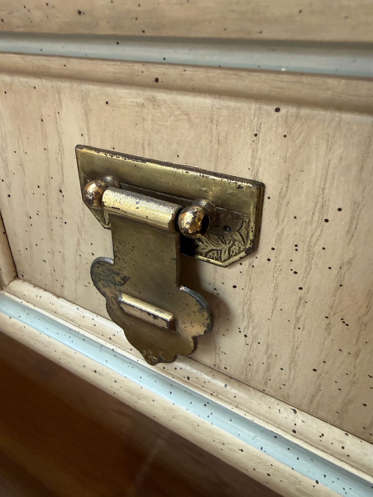 Mid 20th Century Dixie Furniture Shangri-La Chinoiserie Dresser + Mirror - Thumbnail 7