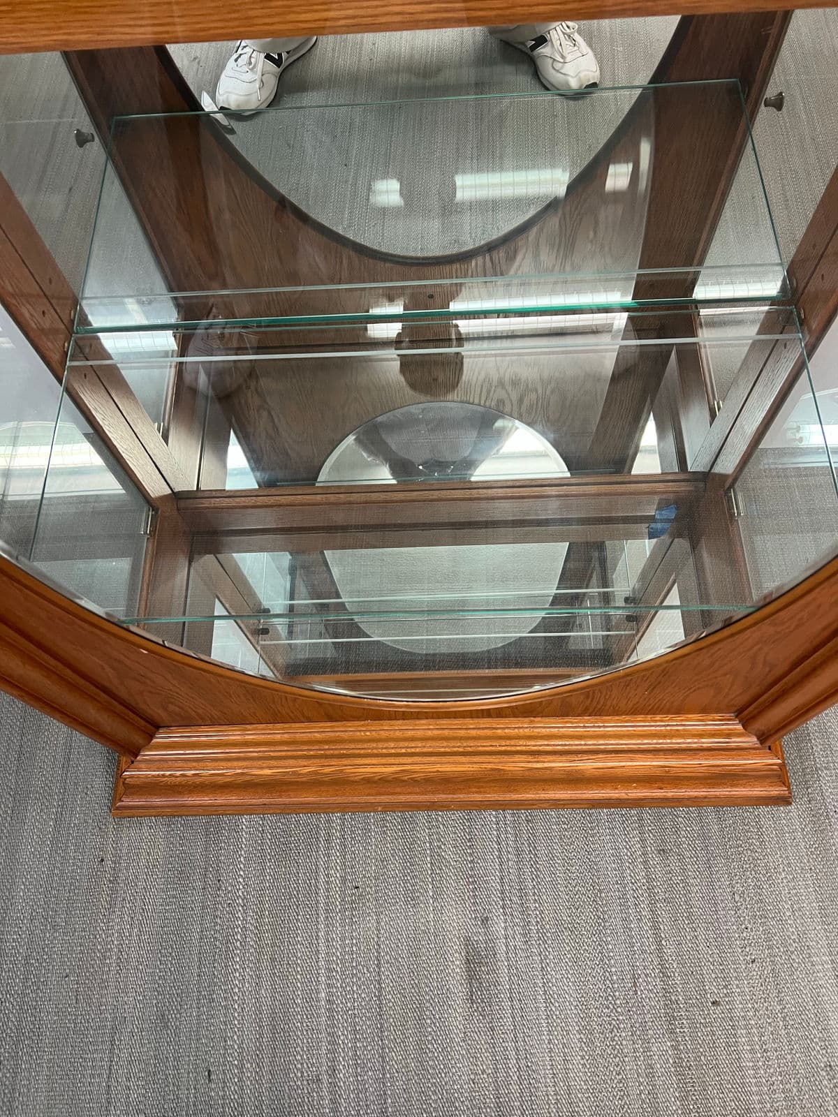 Pulaski Traditional Oak Wood Curio Cabinet - Thumbnail 8