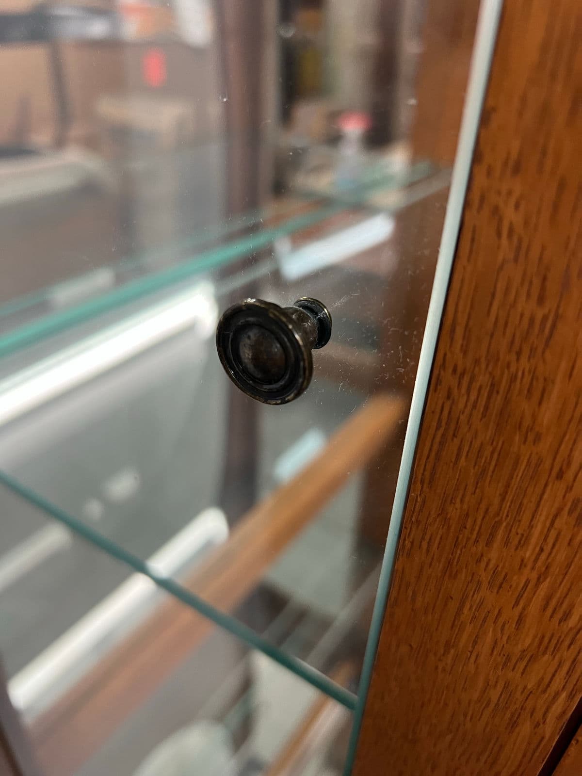 Pulaski Traditional Oak Wood Curio Cabinet - Thumbnail 7