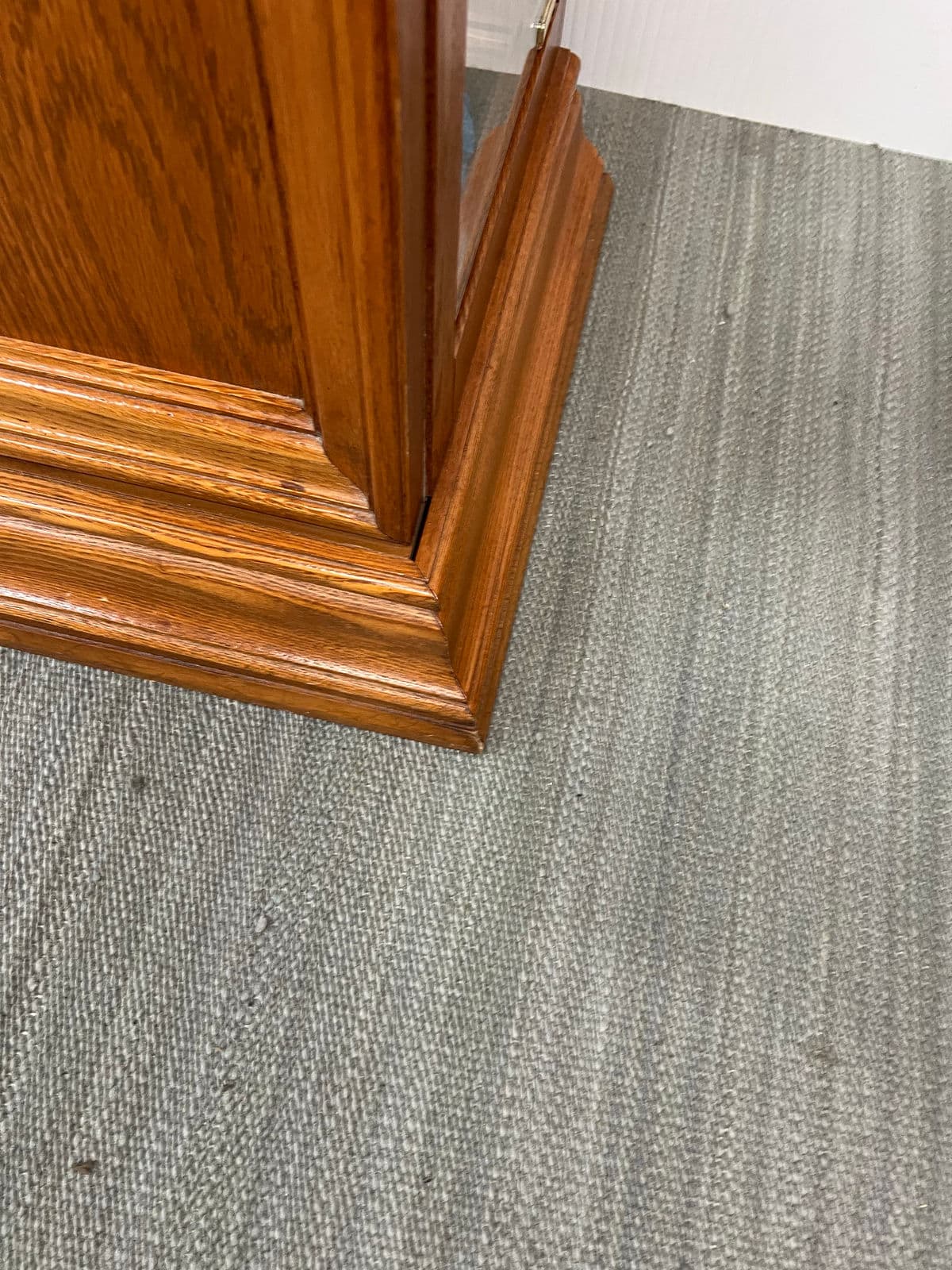 Pulaski Traditional Oak Wood Curio Cabinet - Thumbnail 9