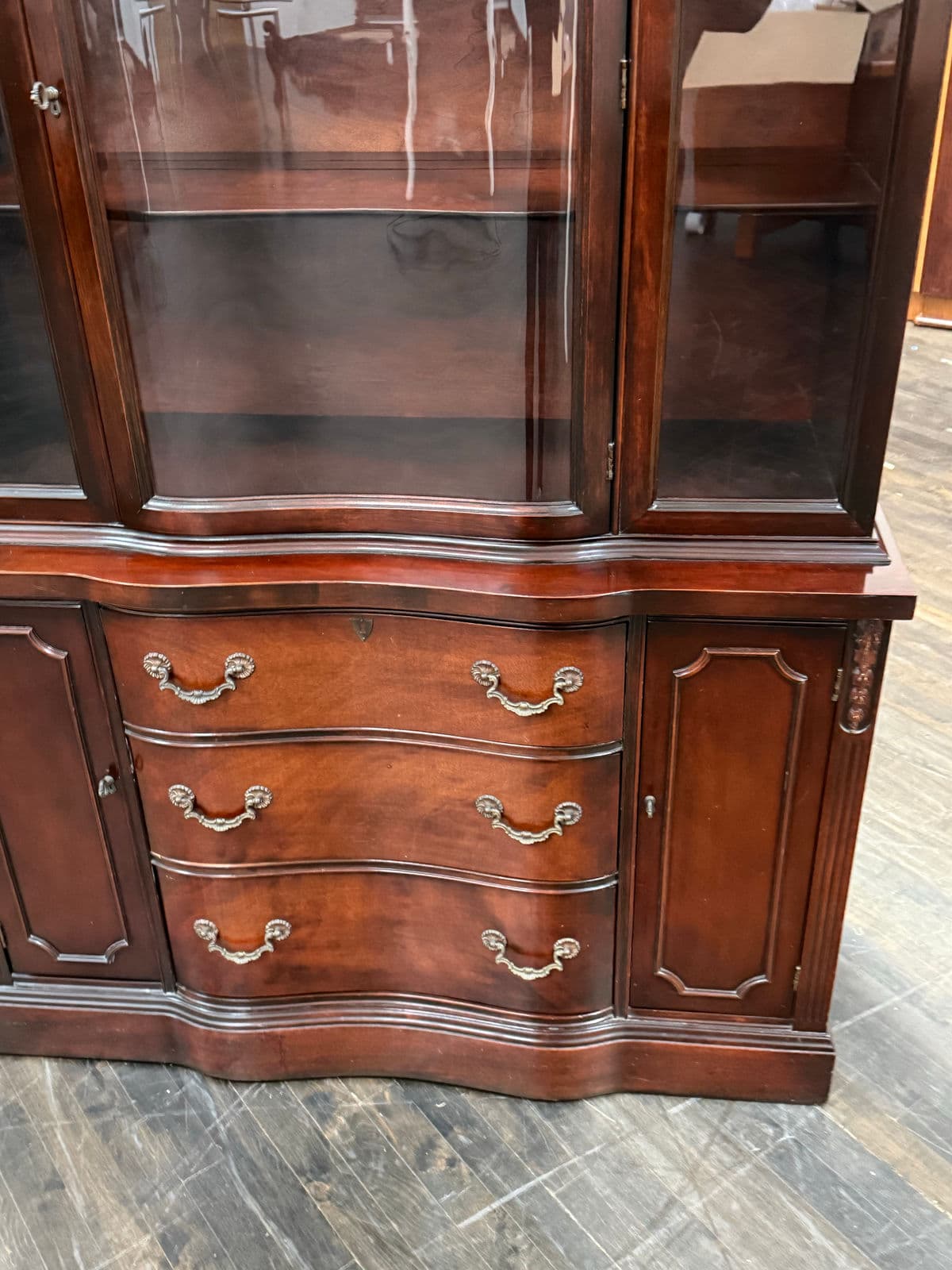 Late 20th Century Mahogany China Cabinet - Thumbnail 5