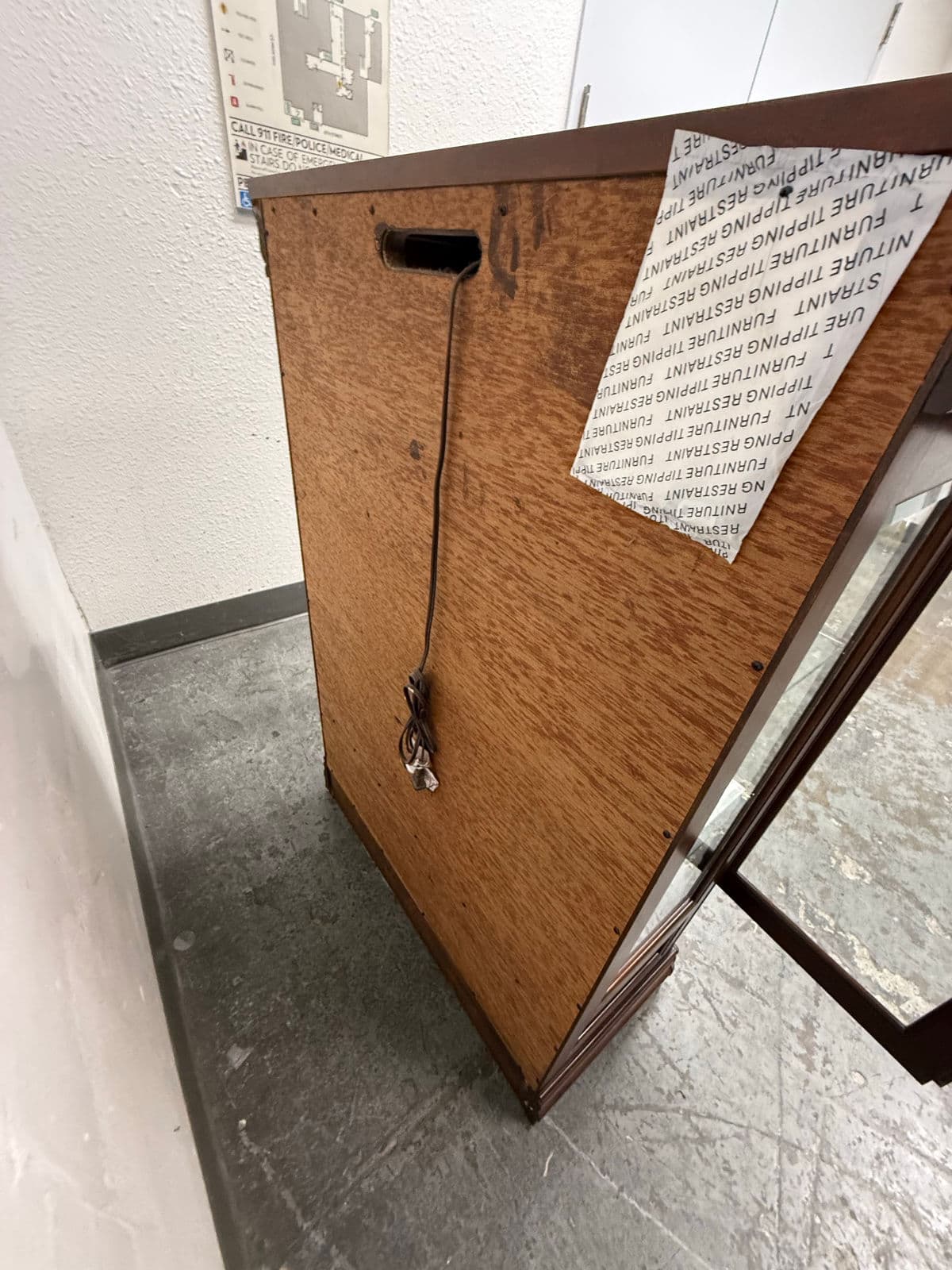 Shenandoah Valley Furniture Company Curio Cabinet - Thumbnail 6