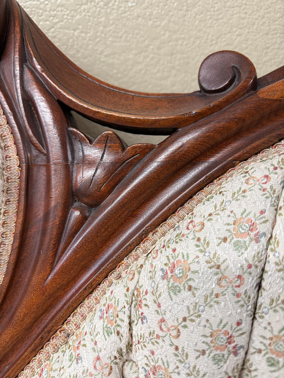 Antique Victorian Balloon Back Sofa - Thumbnail 12