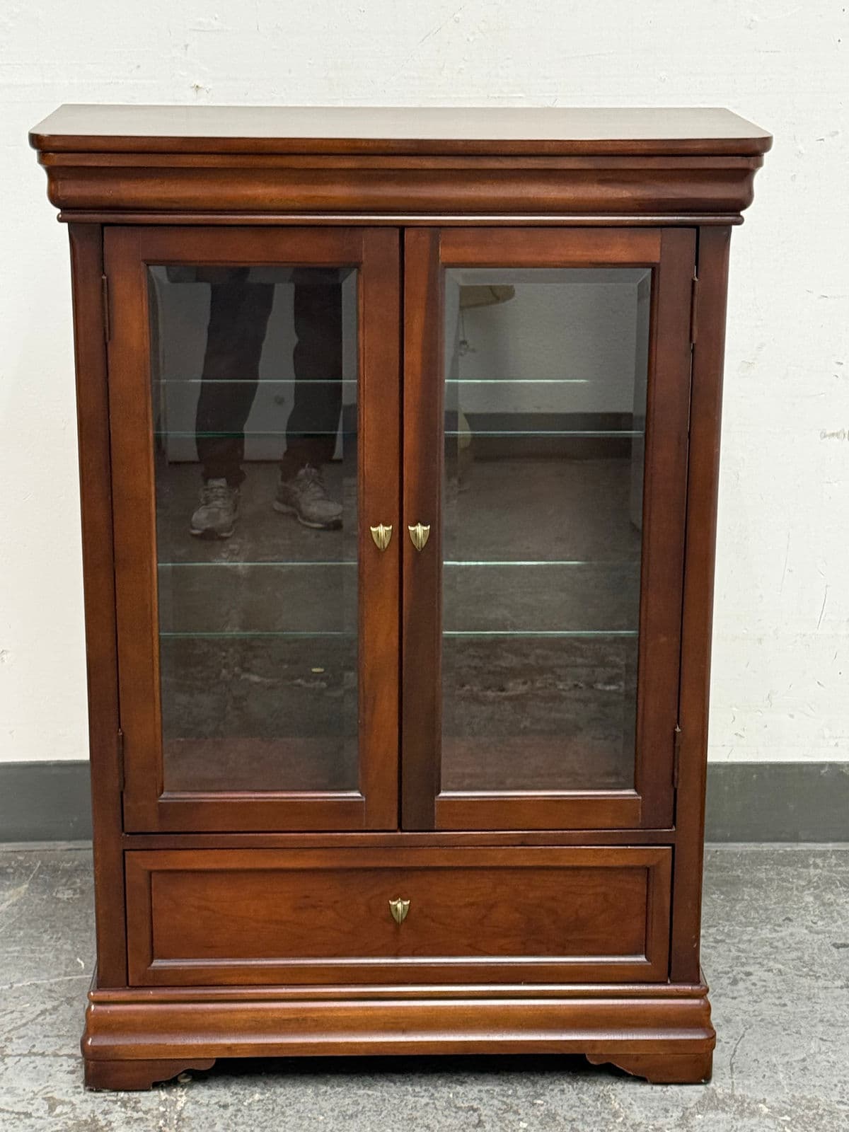 Shenandoah Valley Furniture Company Curio Cabinet - Thumbnail 10