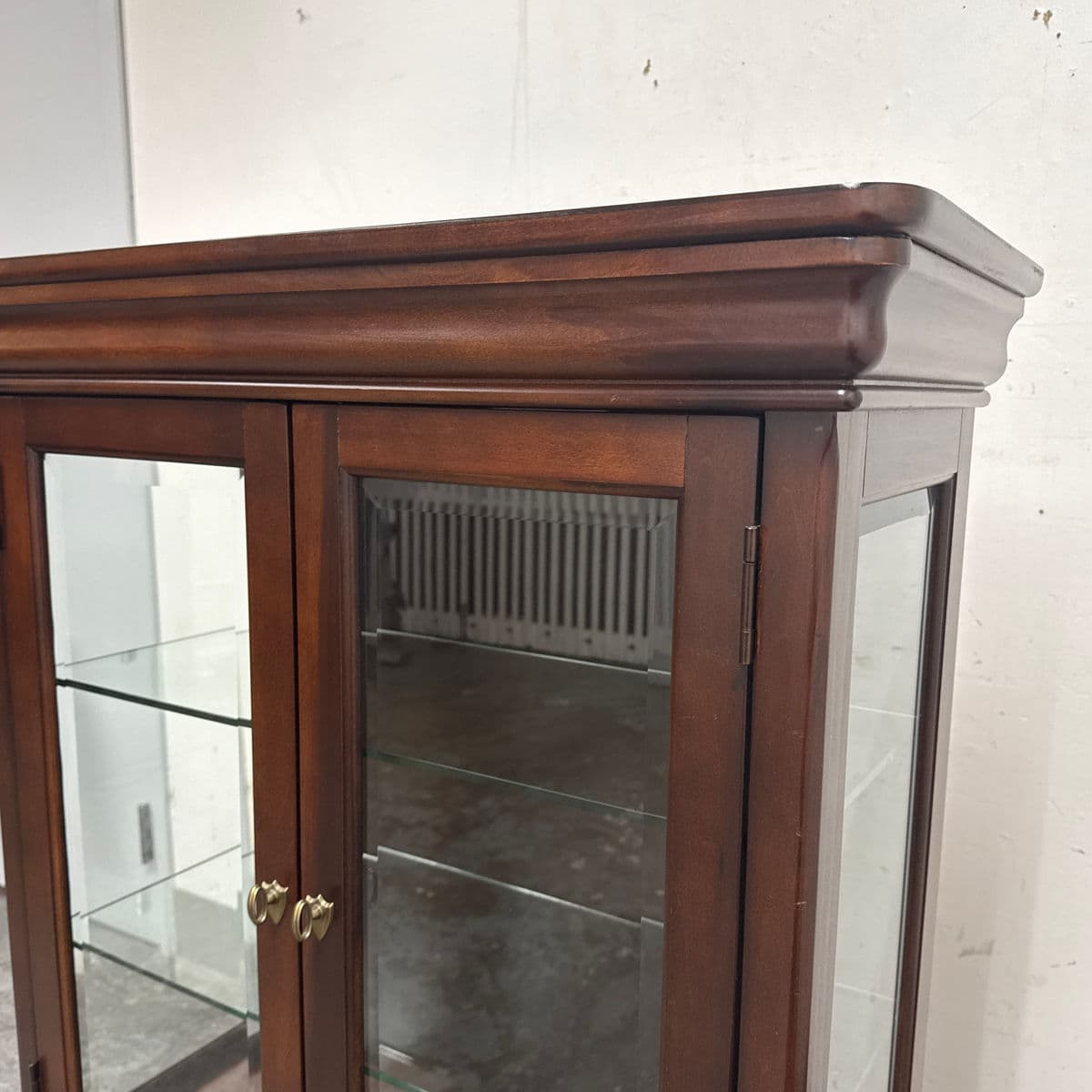 Shenandoah Valley Furniture Company Curio Cabinet - Thumbnail 12