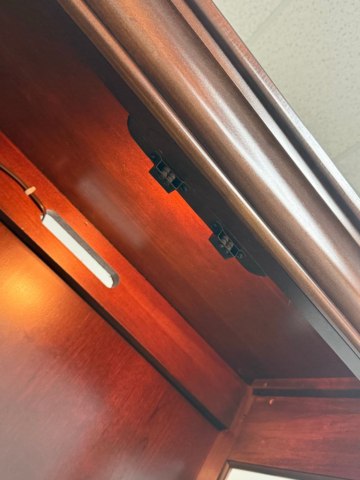 Shenandoah Valley Furniture Company Curio Cabinet - Thumbnail 13