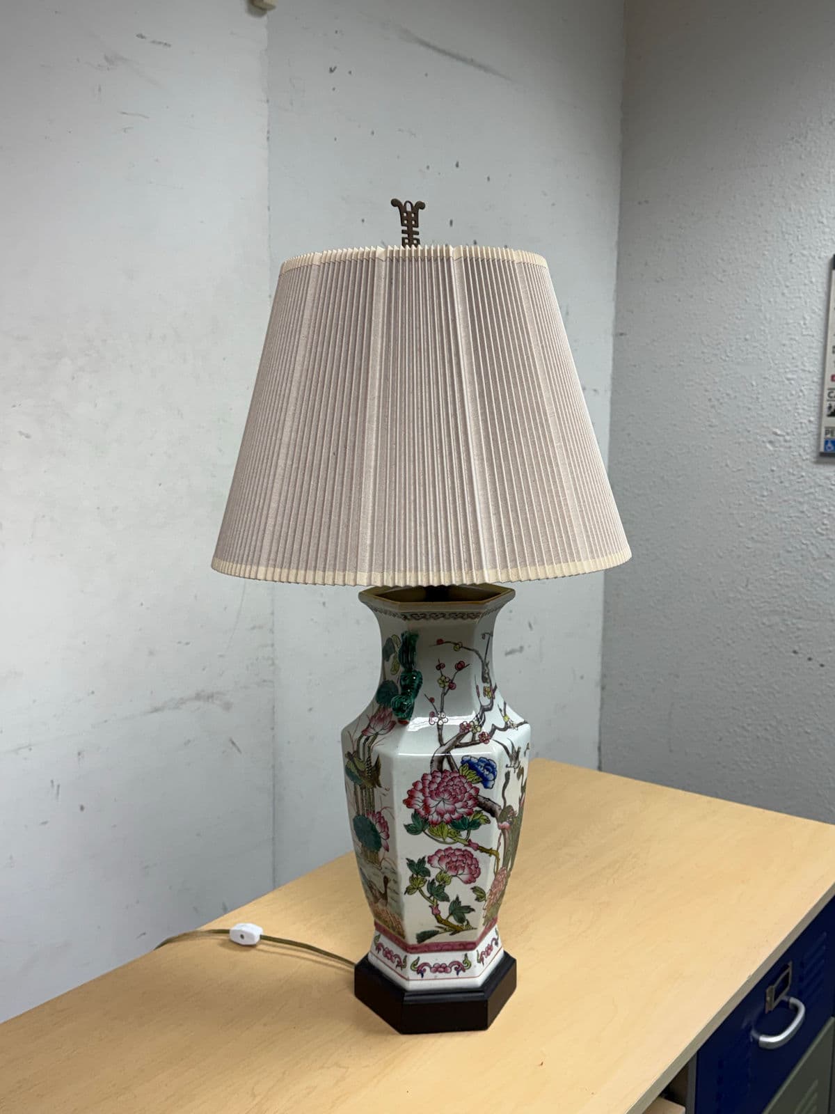Chinese Famille Rose Table Lamp With Pleated Shade - Thumbnail 4
