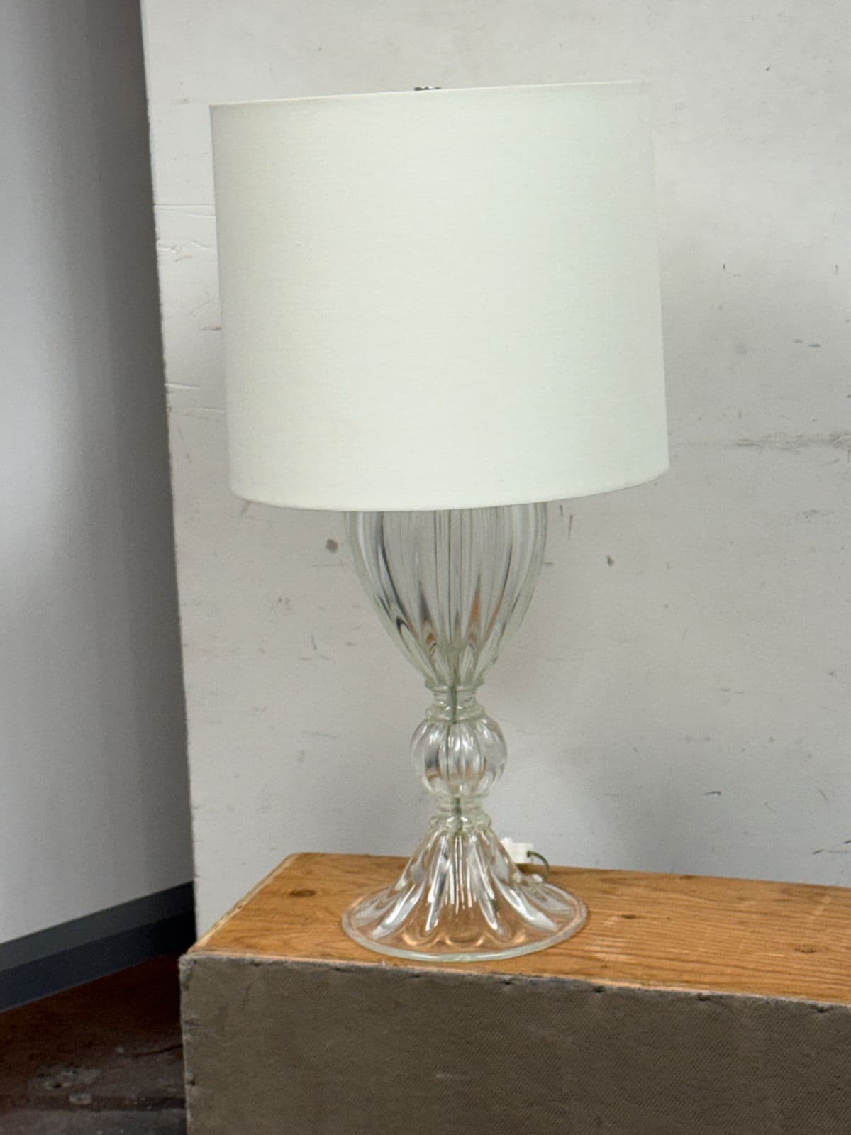 Bella Figura Lighting Murano Glass Urn Table Lamp - Thumbnail 7