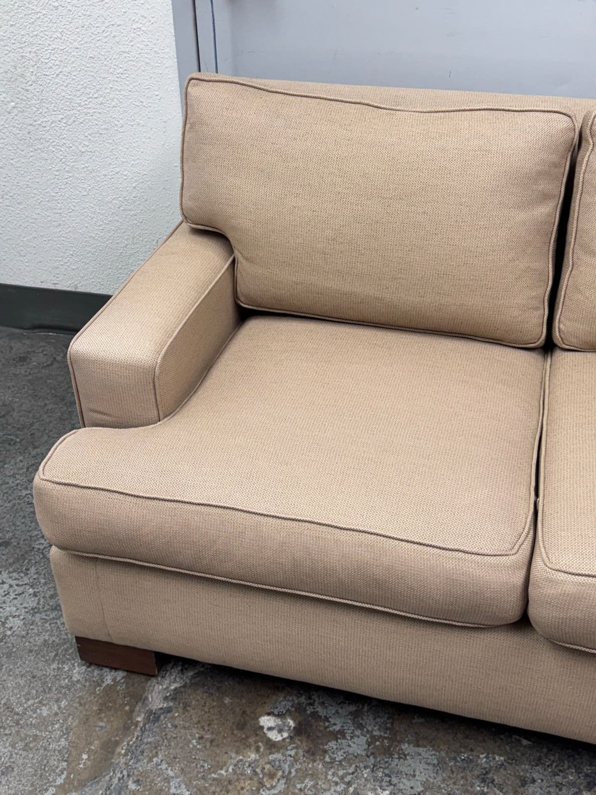 Village Square Apartment Sofa - Thumbnail 3