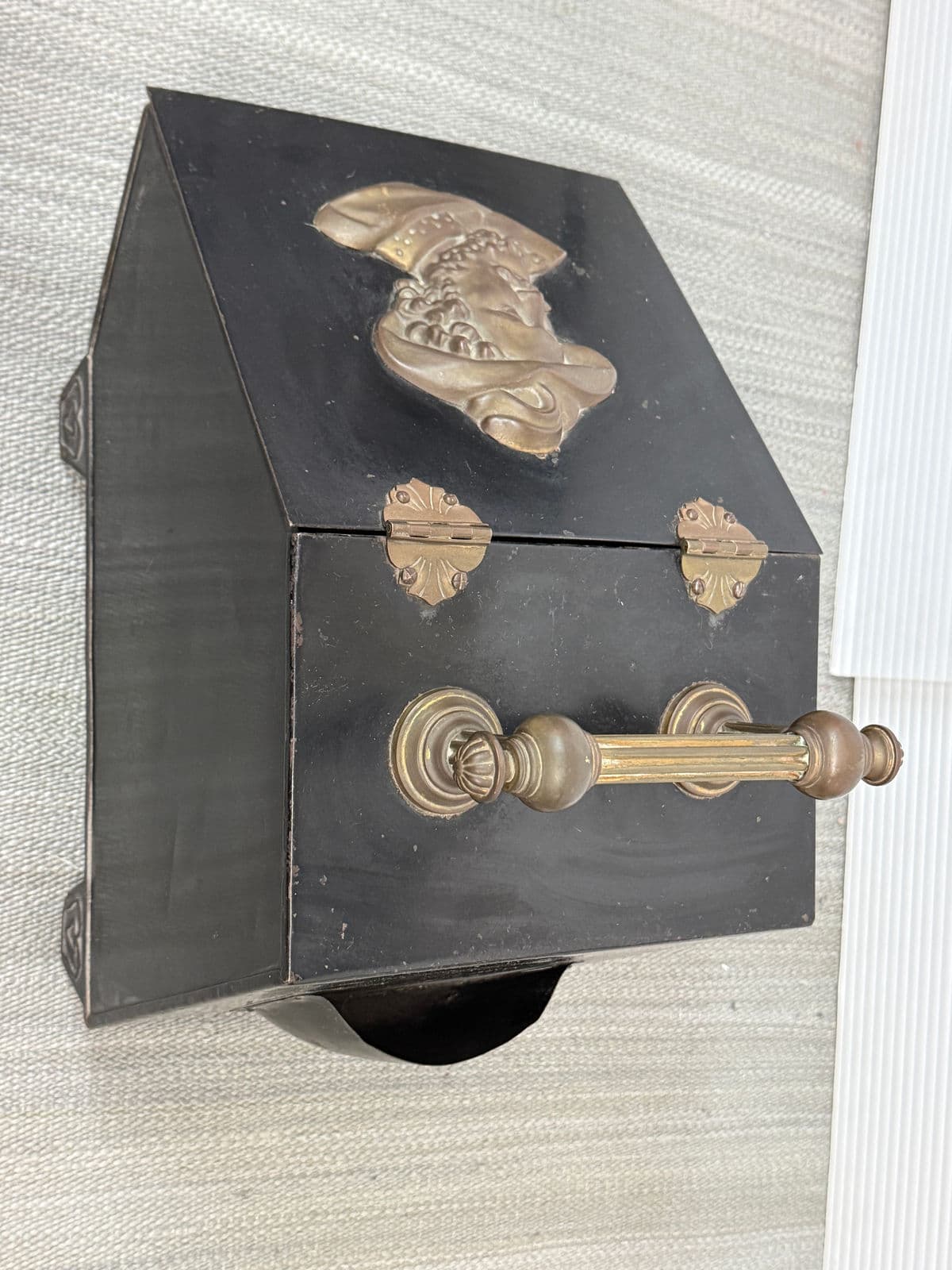 Antique Victorian Coal Scuttle or Hod - Thumbnail 4