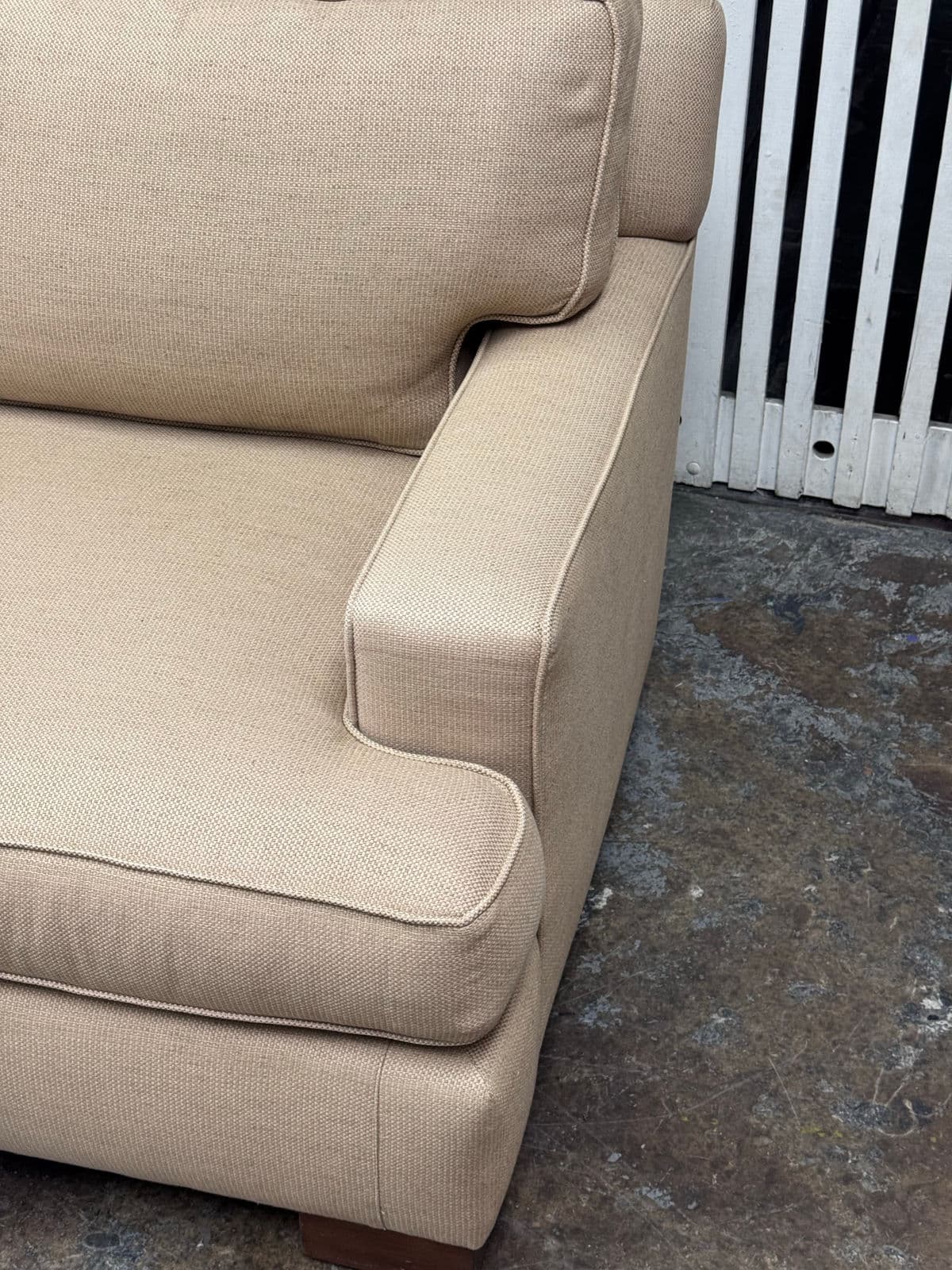 Village Square Apartment Sofa - Thumbnail 10