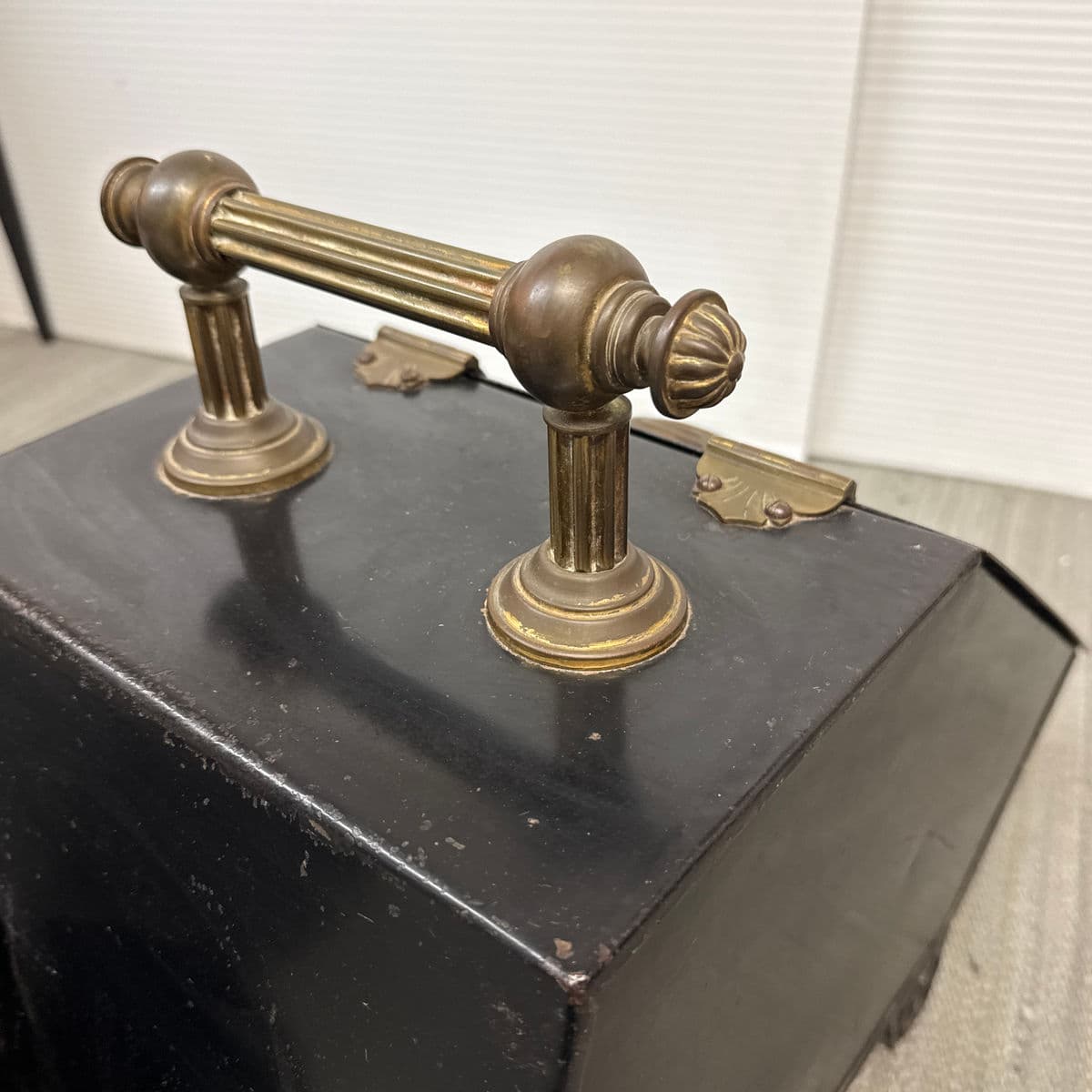 Antique Victorian Coal Scuttle or Hod - Thumbnail 13