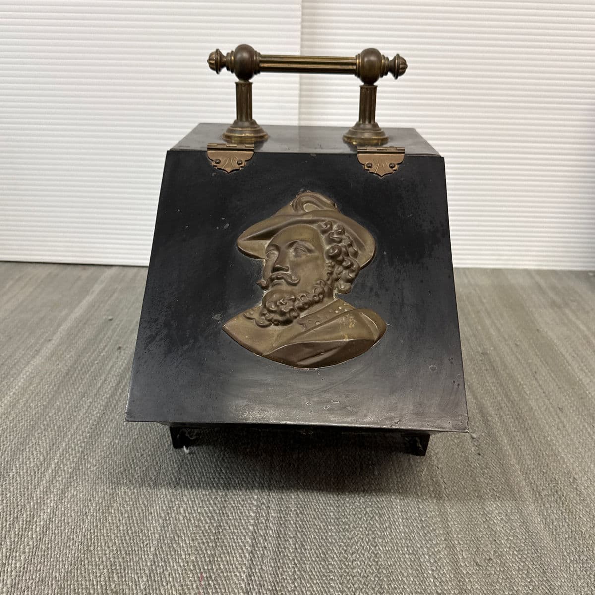 Antique Victorian Coal Scuttle or Hod - Thumbnail 5