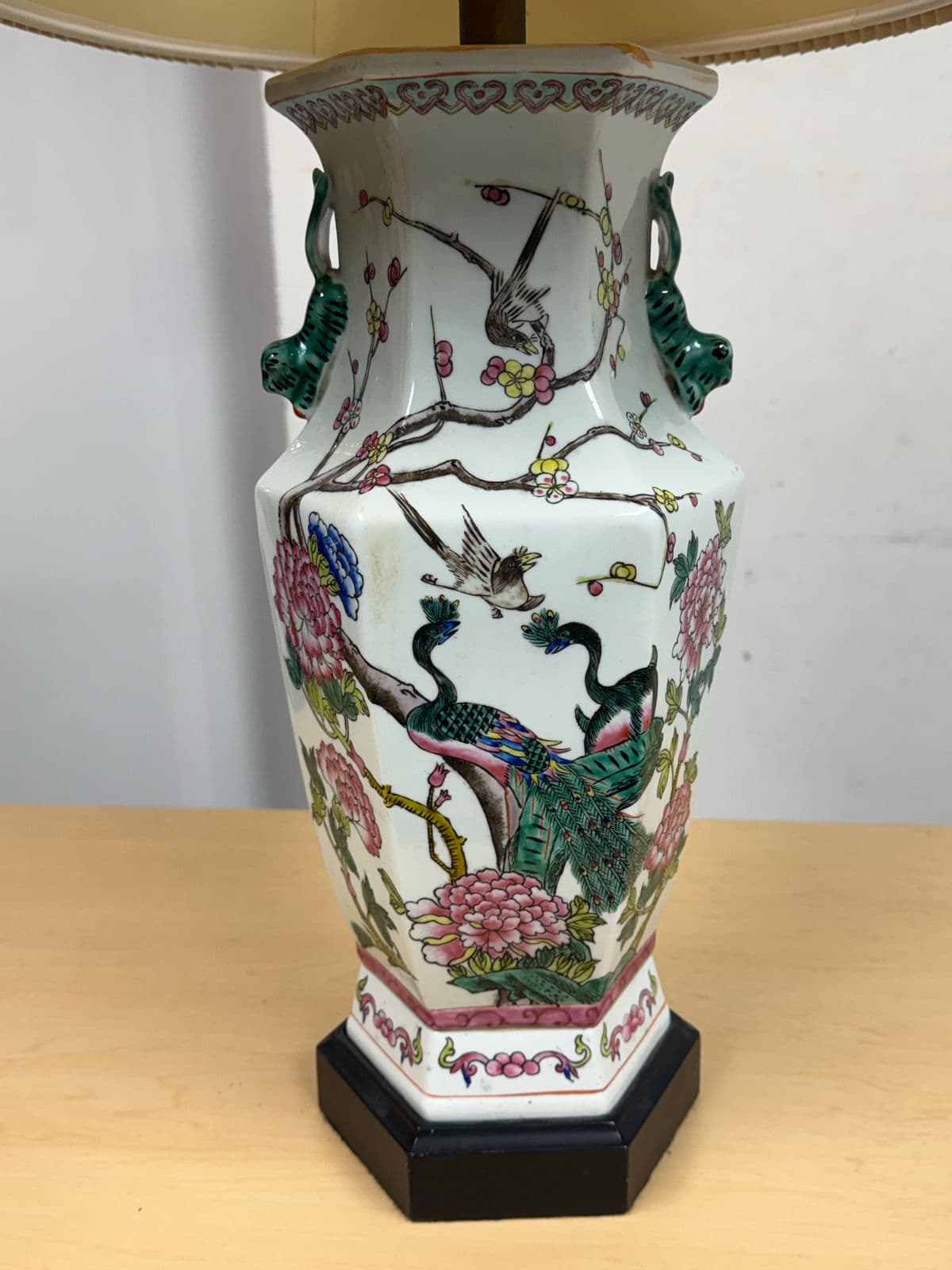 Chinese Famille Rose Table Lamp With Pleated Shade - Thumbnail 11