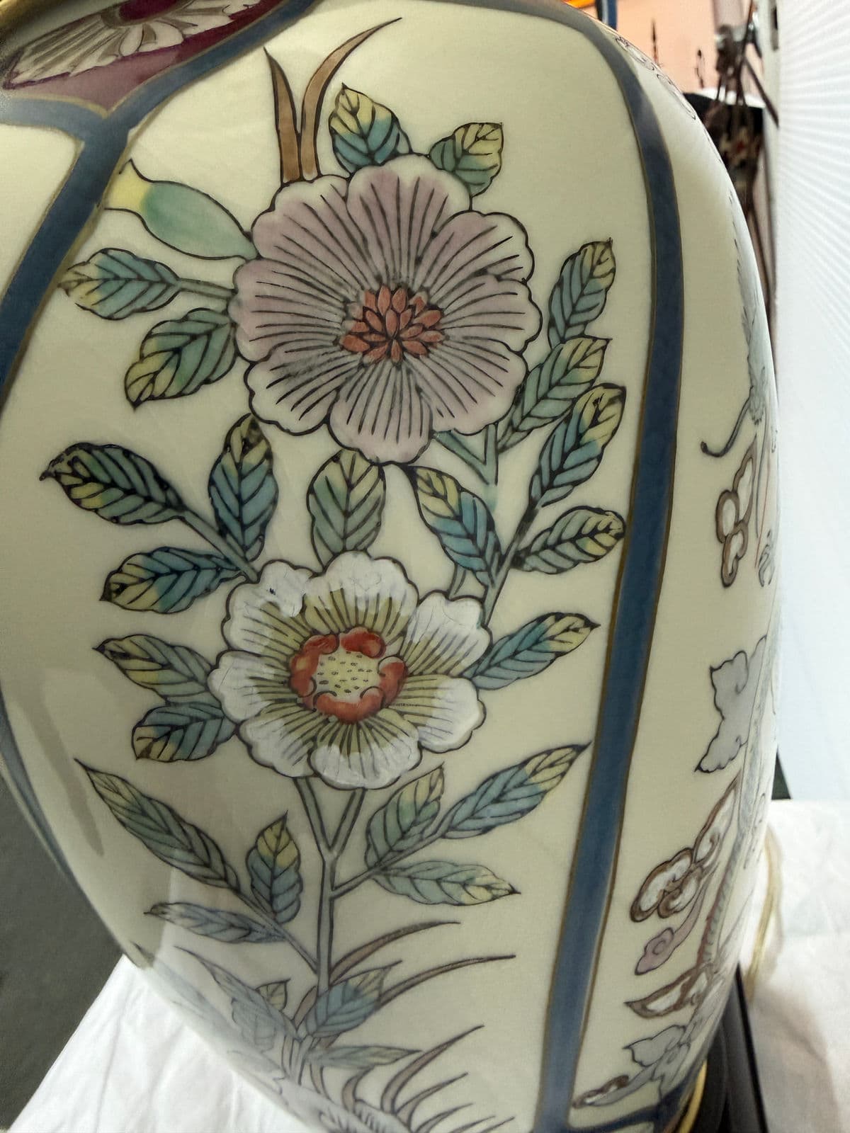 Ethan Allen Chinoiserie Ceramic Table Lamp - Thumbnail 6