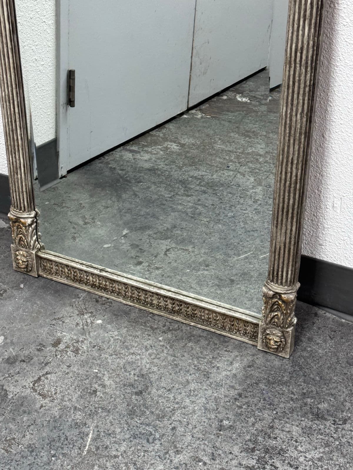 Circa 1990's Alden Furniture Neoclassical-Style Carved Wood Mirror - Thumbnail 11