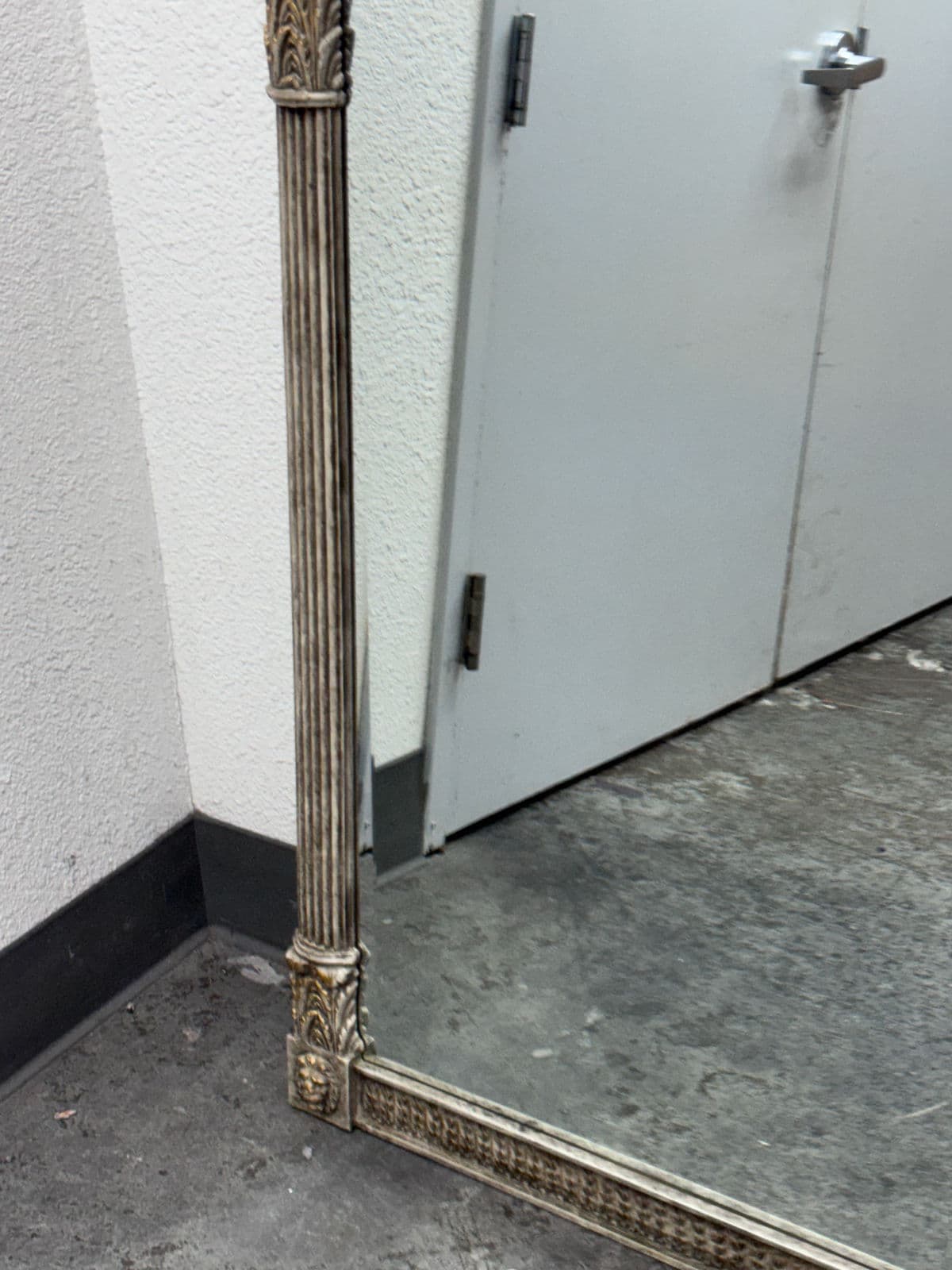 Circa 1990's Alden Furniture Neoclassical-Style Carved Wood Mirror - Thumbnail 4