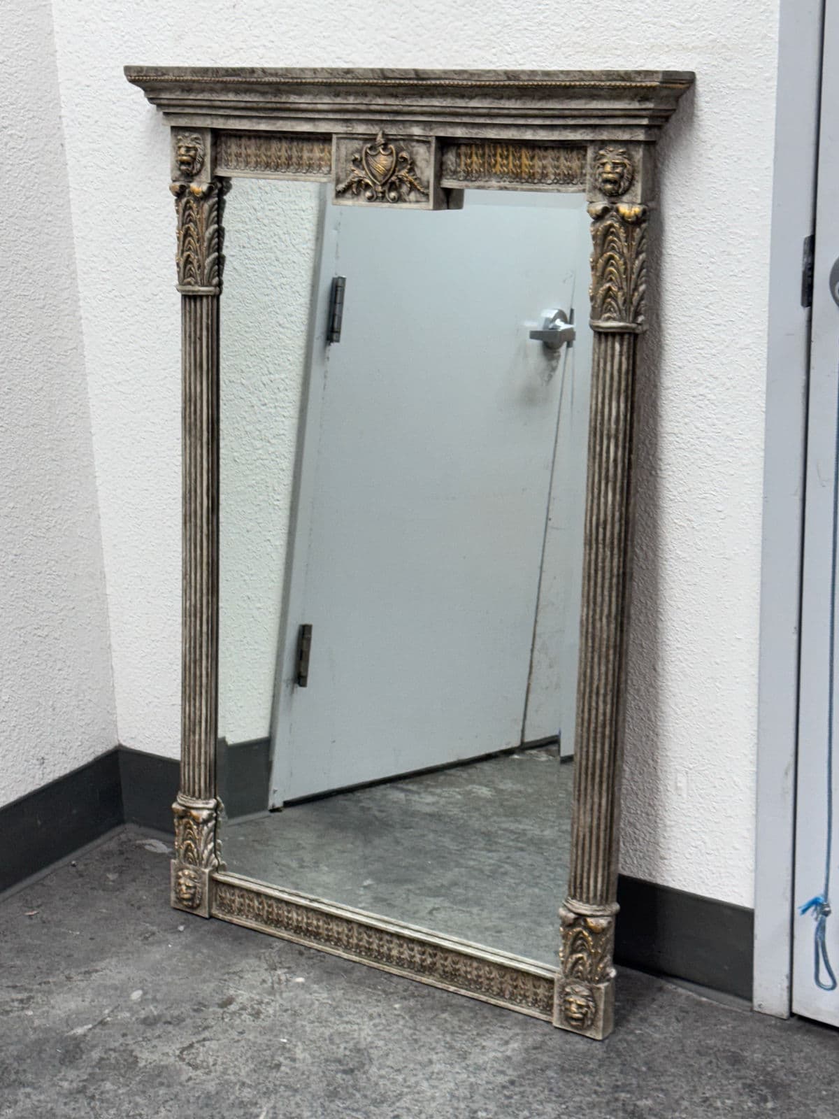 Circa 1990's Alden Furniture Neoclassical-Style Carved Wood Mirror - Thumbnail 3