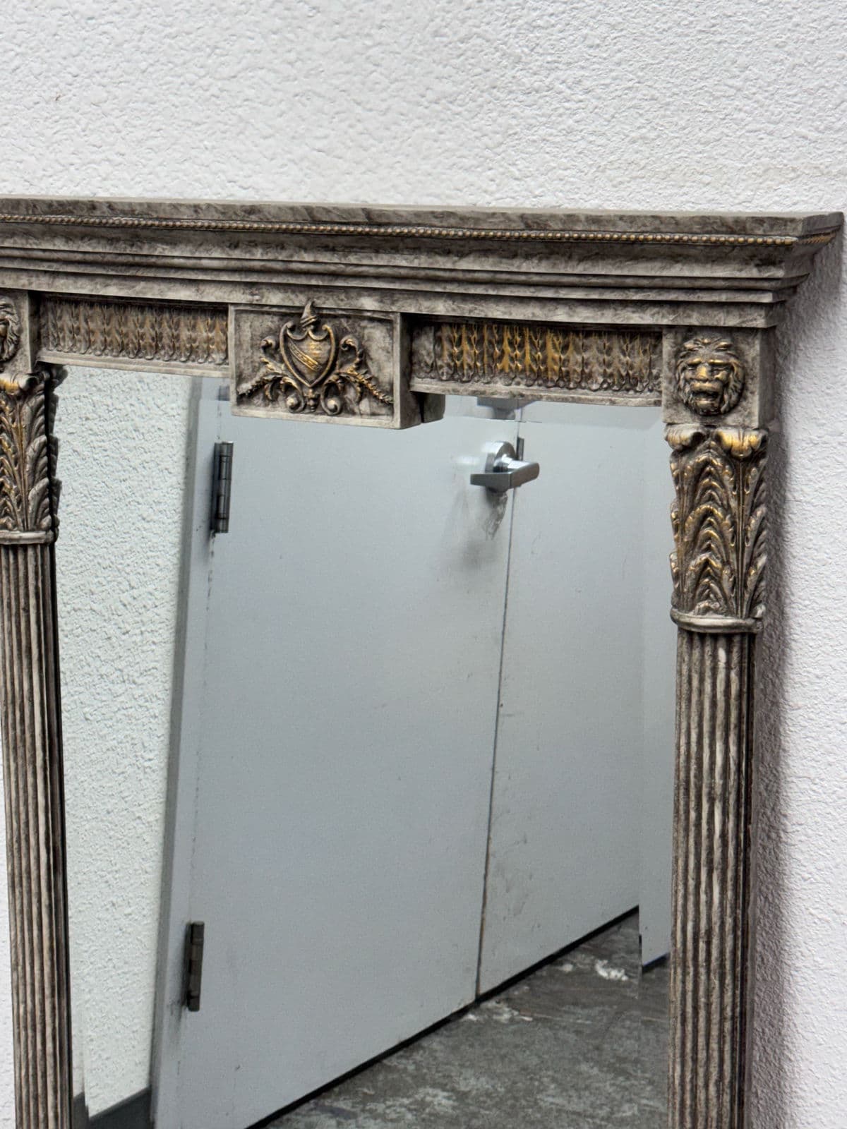 Circa 1990's Alden Furniture Neoclassical-Style Carved Wood Mirror - Thumbnail 8