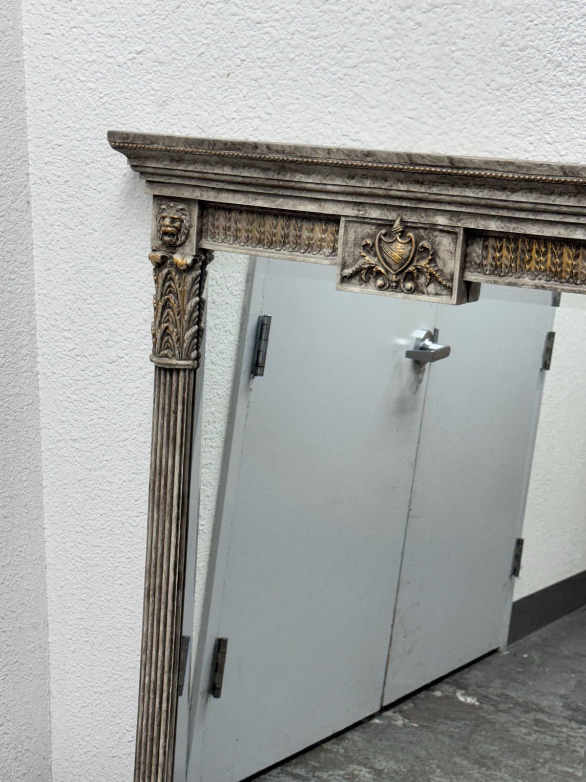 Circa 1990's Alden Furniture Neoclassical-Style Carved Wood Mirror - Thumbnail 5