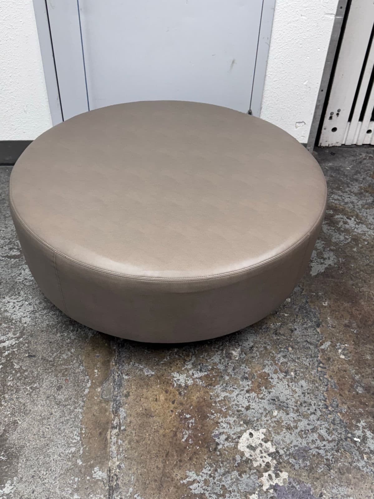 Thayer Coggin Clip Leather Ottoman + Tray Set - Thumbnail 9