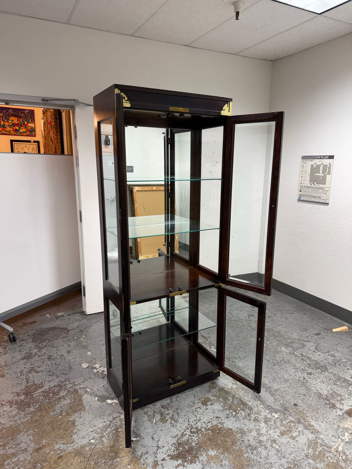 Late 20th Century Chinoiserie Curio/Display Case - Thumbnail 3