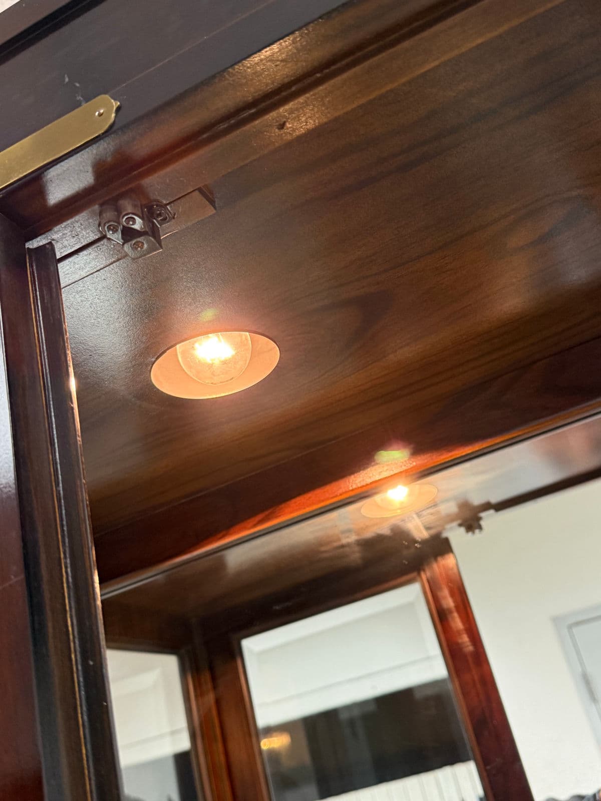 Late 20th Century Chinoiserie Curio/Display Case - Thumbnail 6