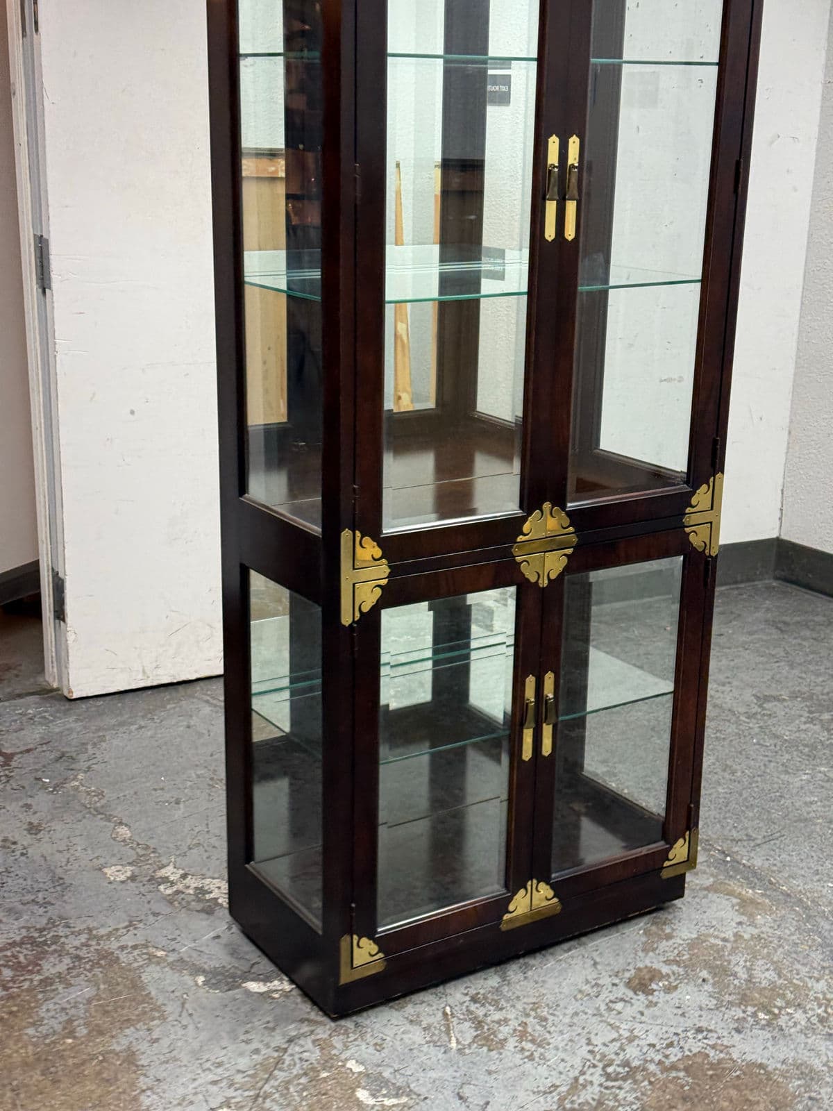 Late 20th Century Chinoiserie Curio/Display Case - Thumbnail 4