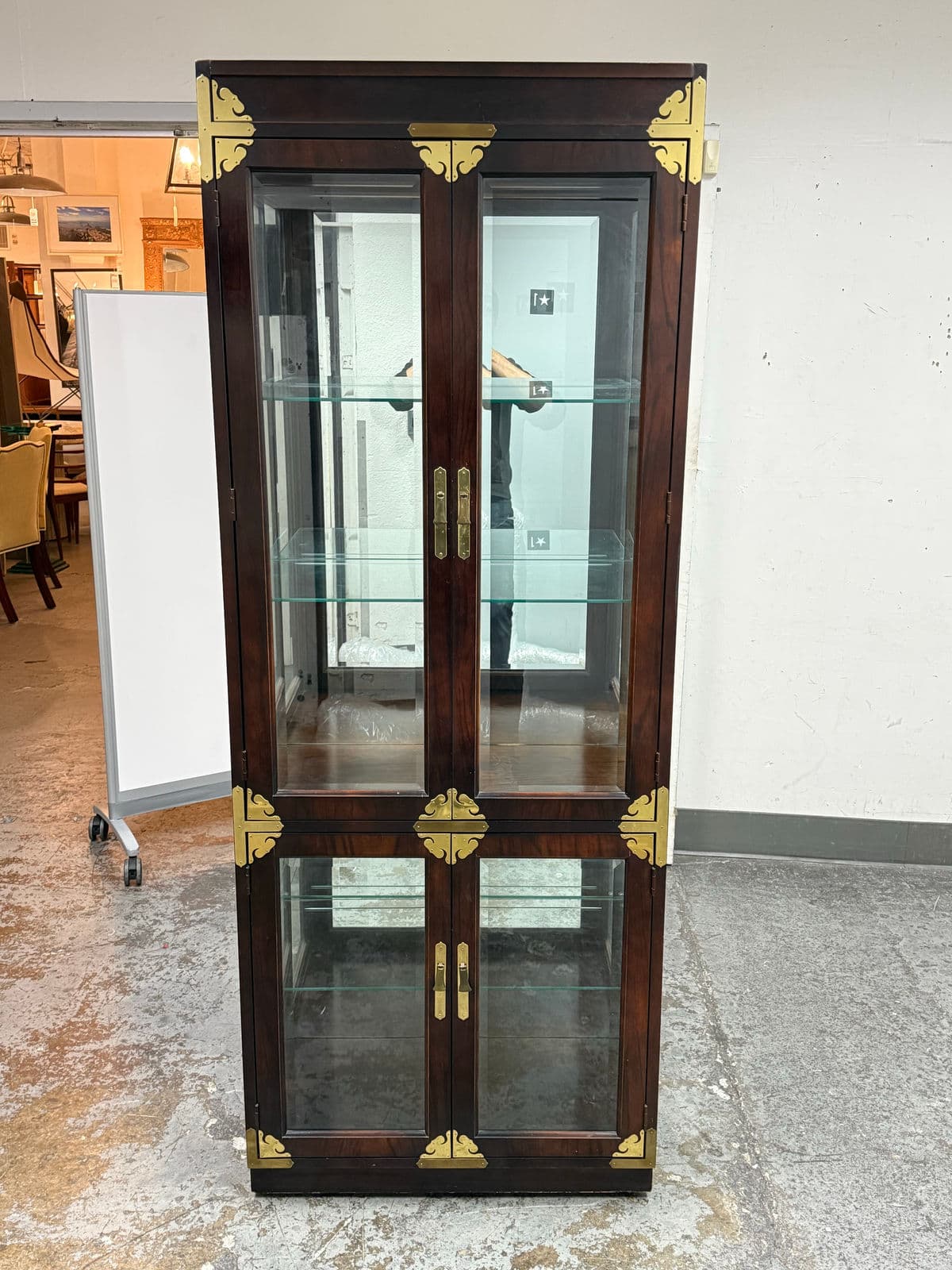 Late 20th Century Chinoiserie Curio/Display Case - Thumbnail 11