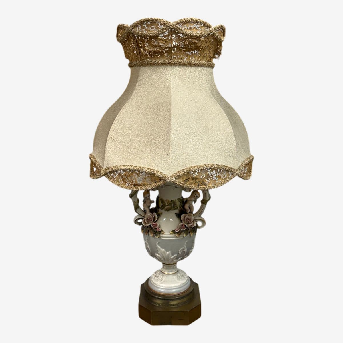 Early 20th Century Italian Capodimonte Style Table Lamp With Original Lamp Shade - Image 1