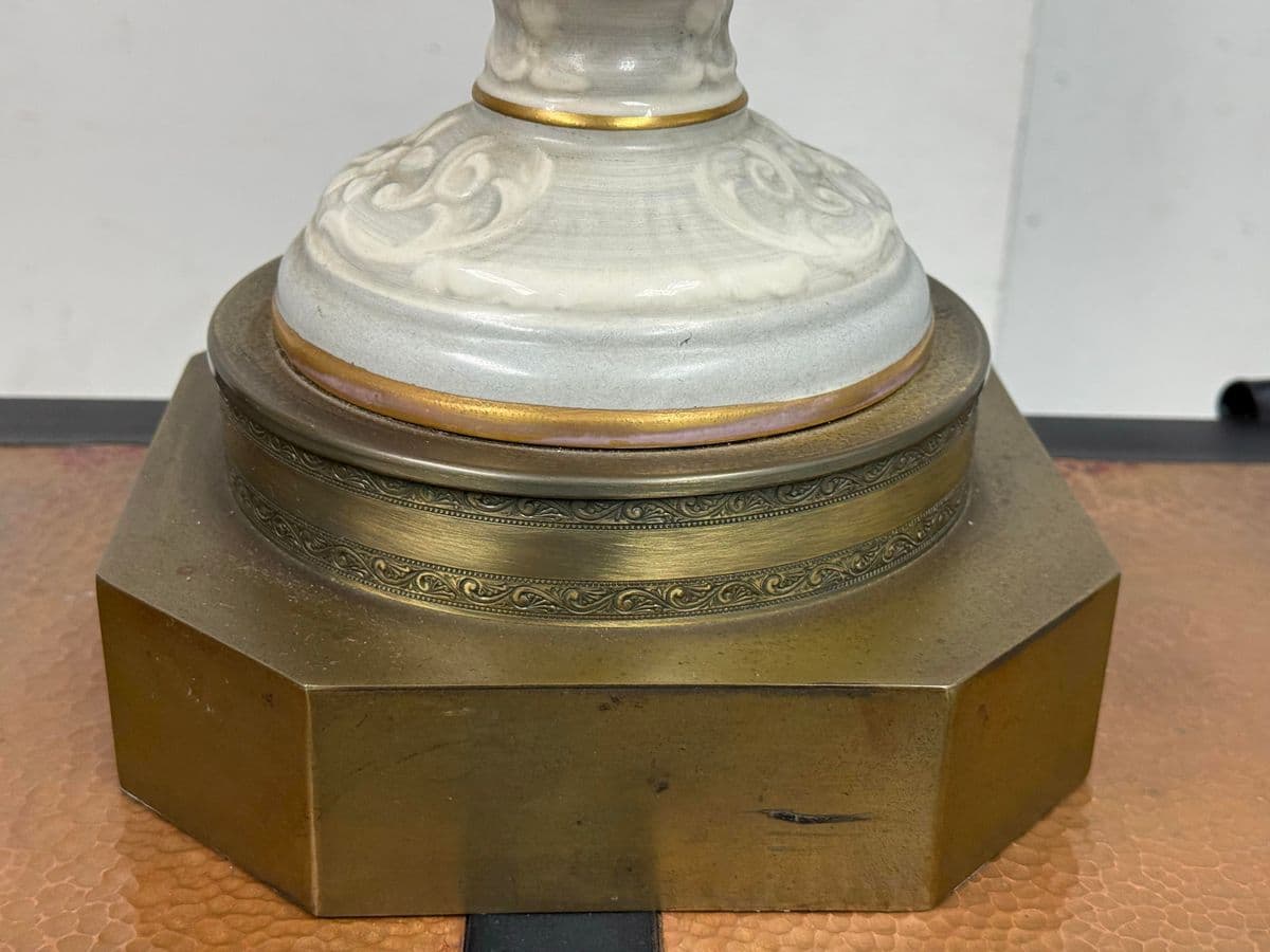 Early 20th Century Italian Capodimonte Style Table Lamp With Original Lamp Shade - Thumbnail 12