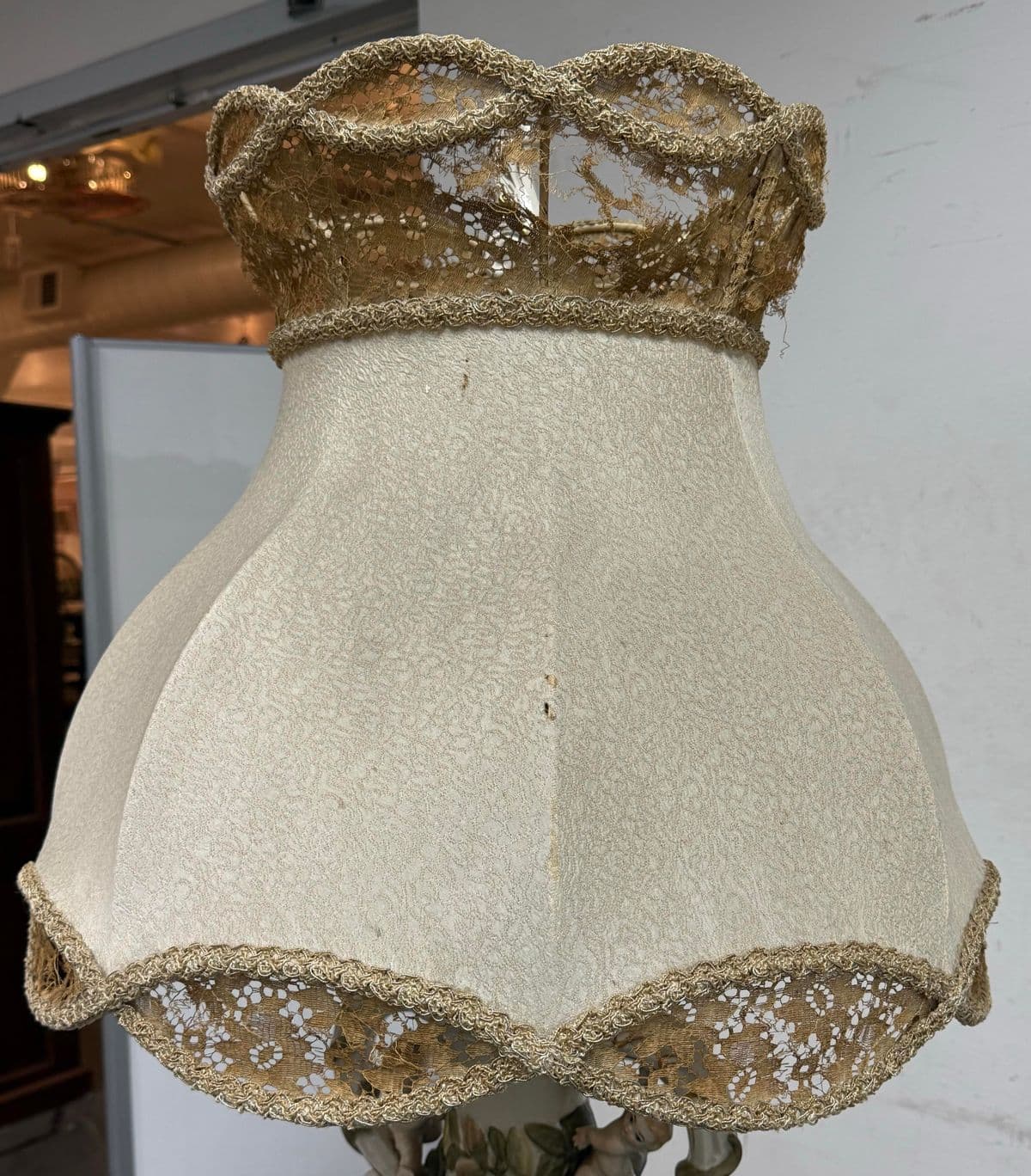 Early 20th Century Italian Capodimonte Style Table Lamp With Original Lamp Shade - Thumbnail 6