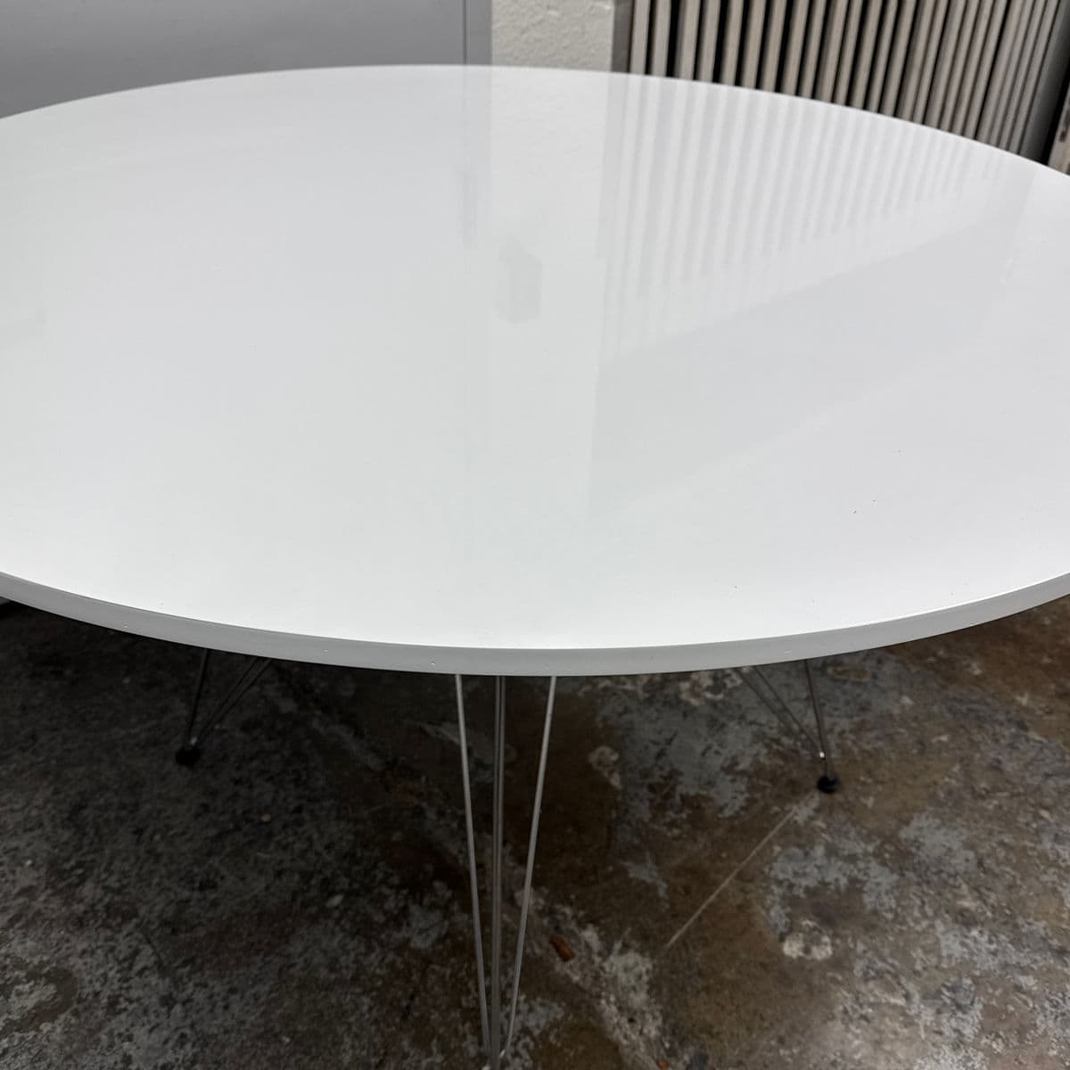 Mid Century Modern Round Dining Table - Thumbnail 13