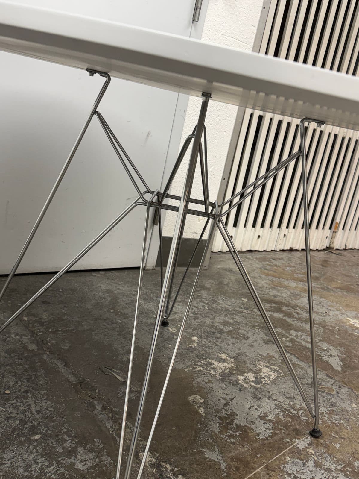 Mid Century Modern Round Dining Table - Thumbnail 5