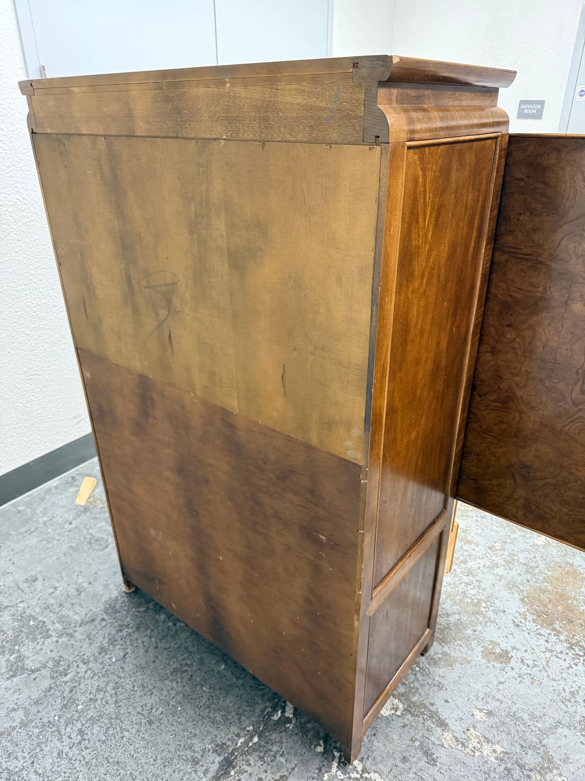 Circa 1970's Raymond Sobota for Century Furniture Chin Hua Collection Asian Chinoiserie Gentleman's Chest - Thumbnail 7