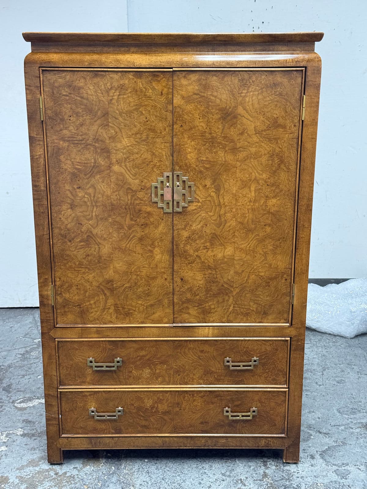Circa 1970's Raymond Sobota for Century Furniture Chin Hua Collection Asian Chinoiserie Gentleman's Chest - Thumbnail 4