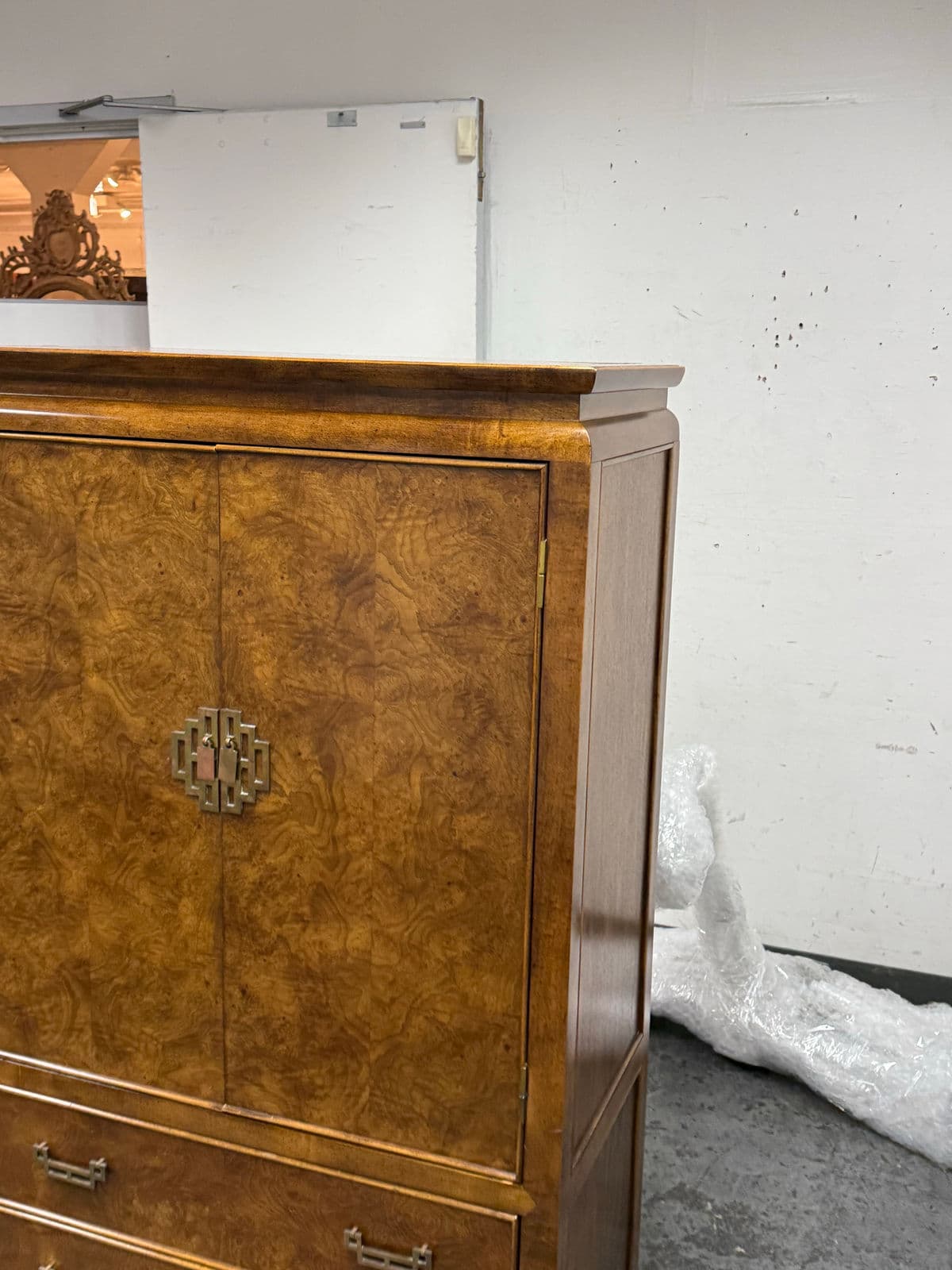 Circa 1970's Raymond Sobota for Century Furniture Chin Hua Collection Asian Chinoiserie Gentleman's Chest - Thumbnail 6